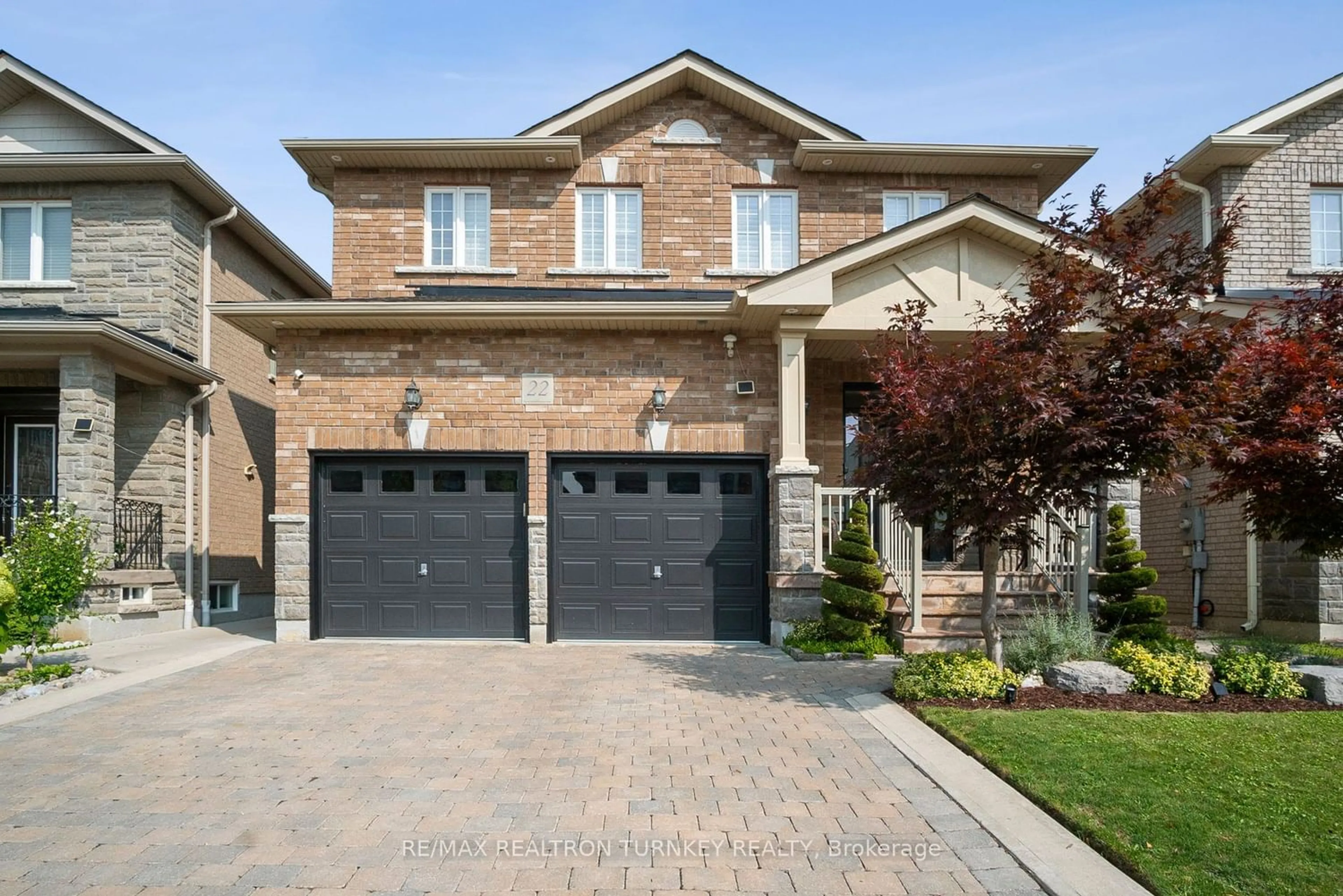 Home with brick exterior material for 22 Orville Hand Crt, Bradford West Gwillimbury Ontario L3Z 0C3