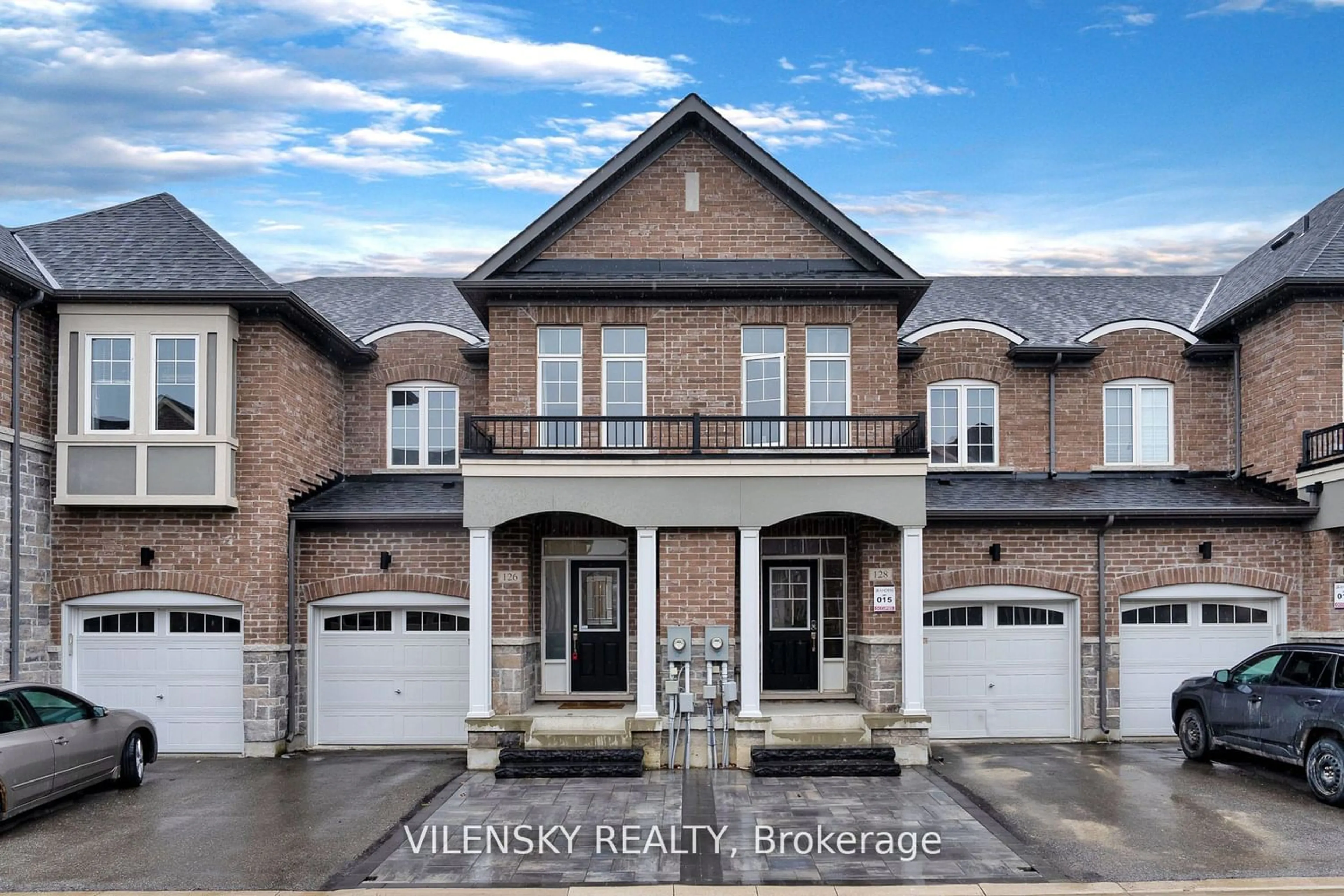 Home with brick exterior material for 126 Maguire Rd, Newmarket Ontario L3X 0M1