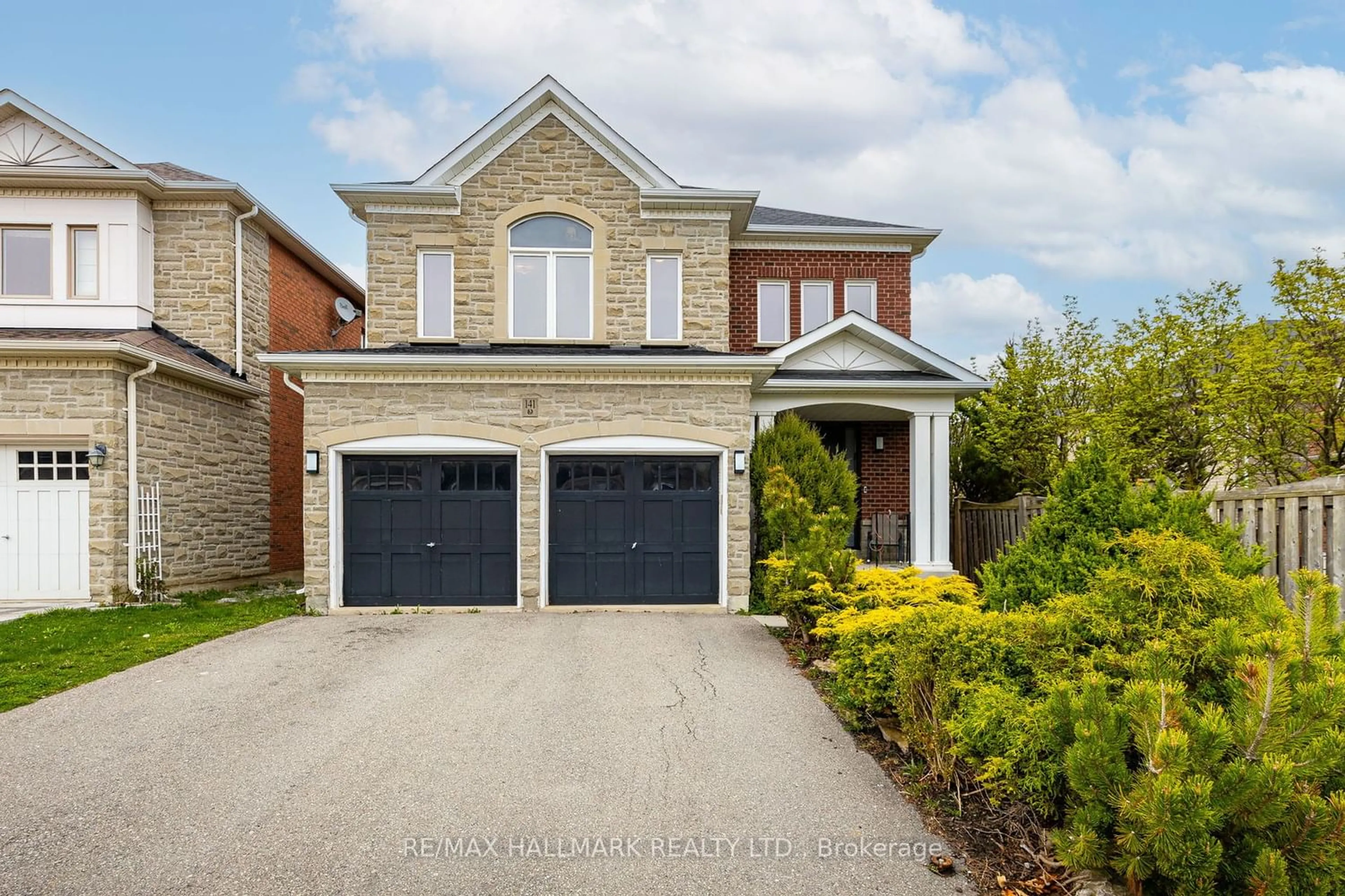 Home with brick exterior material for 141 Alamo Heights Dr, Richmond Hill Ontario L4S 0A5