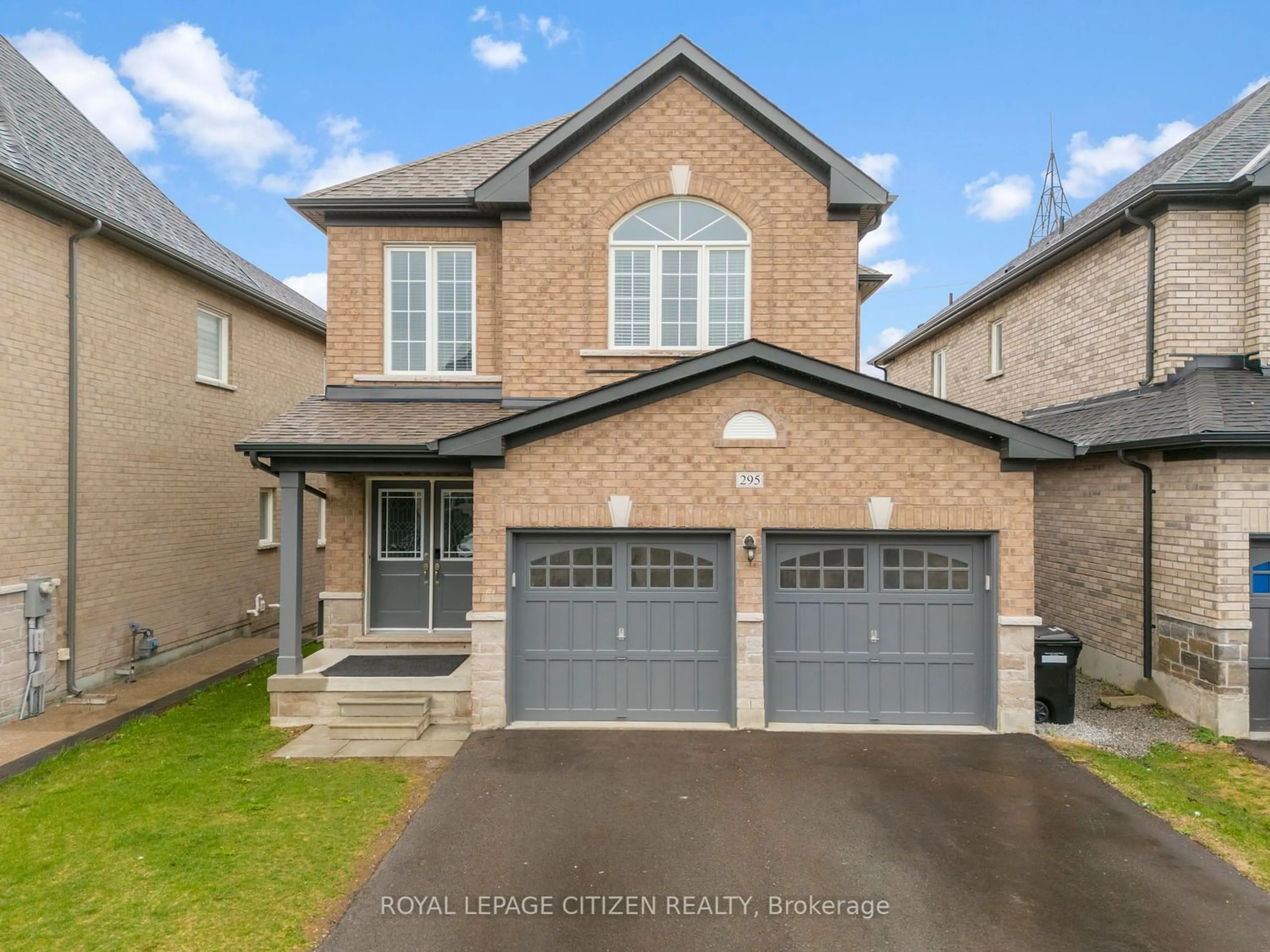 Frontside or backside of a home for 295 Chelsea Cres, Bradford West Gwillimbury Ontario L3Z 4J4