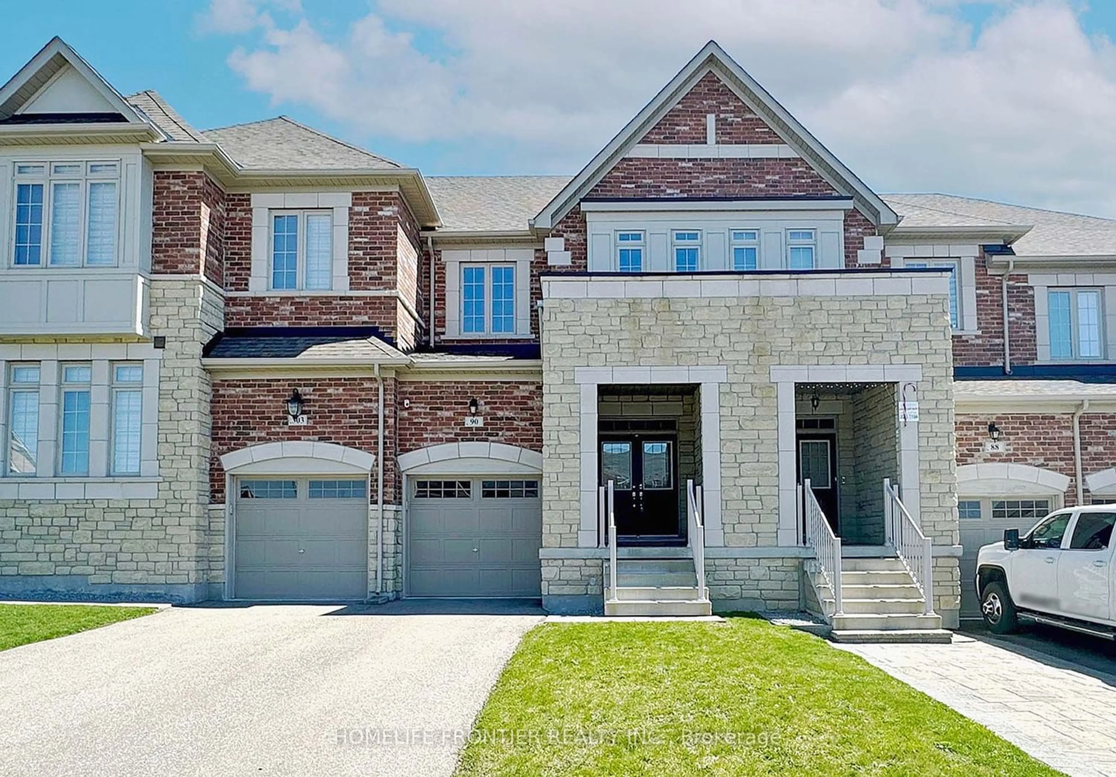 Home with brick exterior material for 90 Homer Cres, Aurora Ontario L4G 1A6