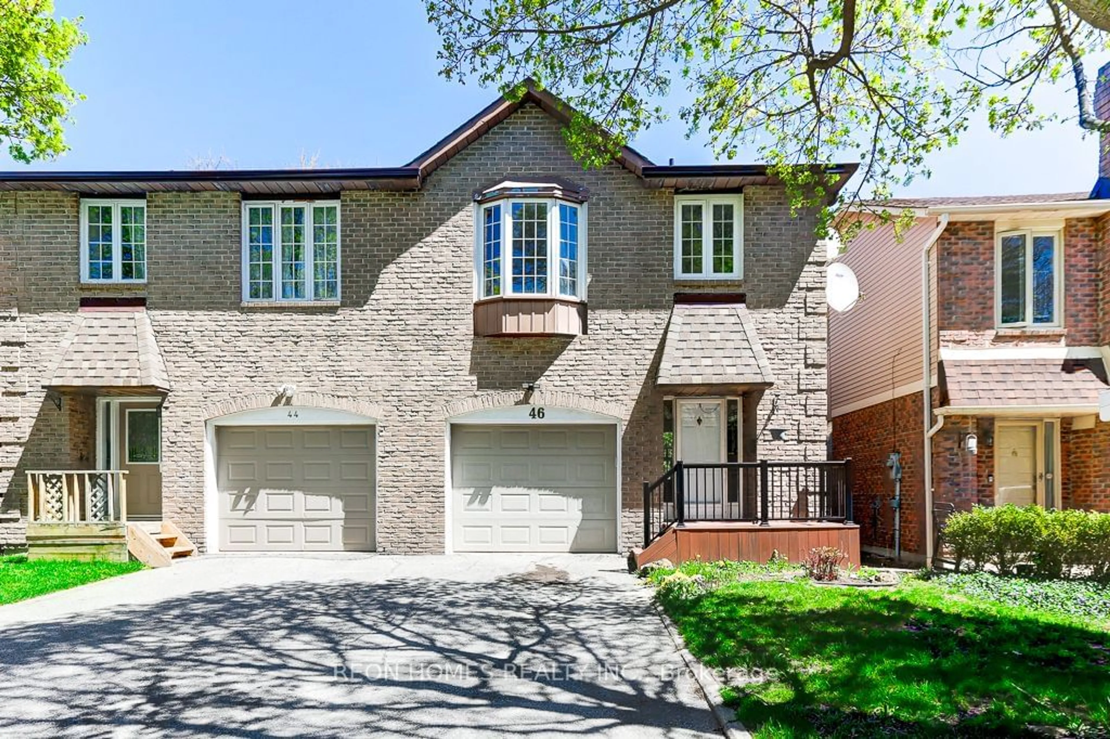 Home with brick exterior material for 46 Foxglove Crt, Markham Ontario L3R 3Y3