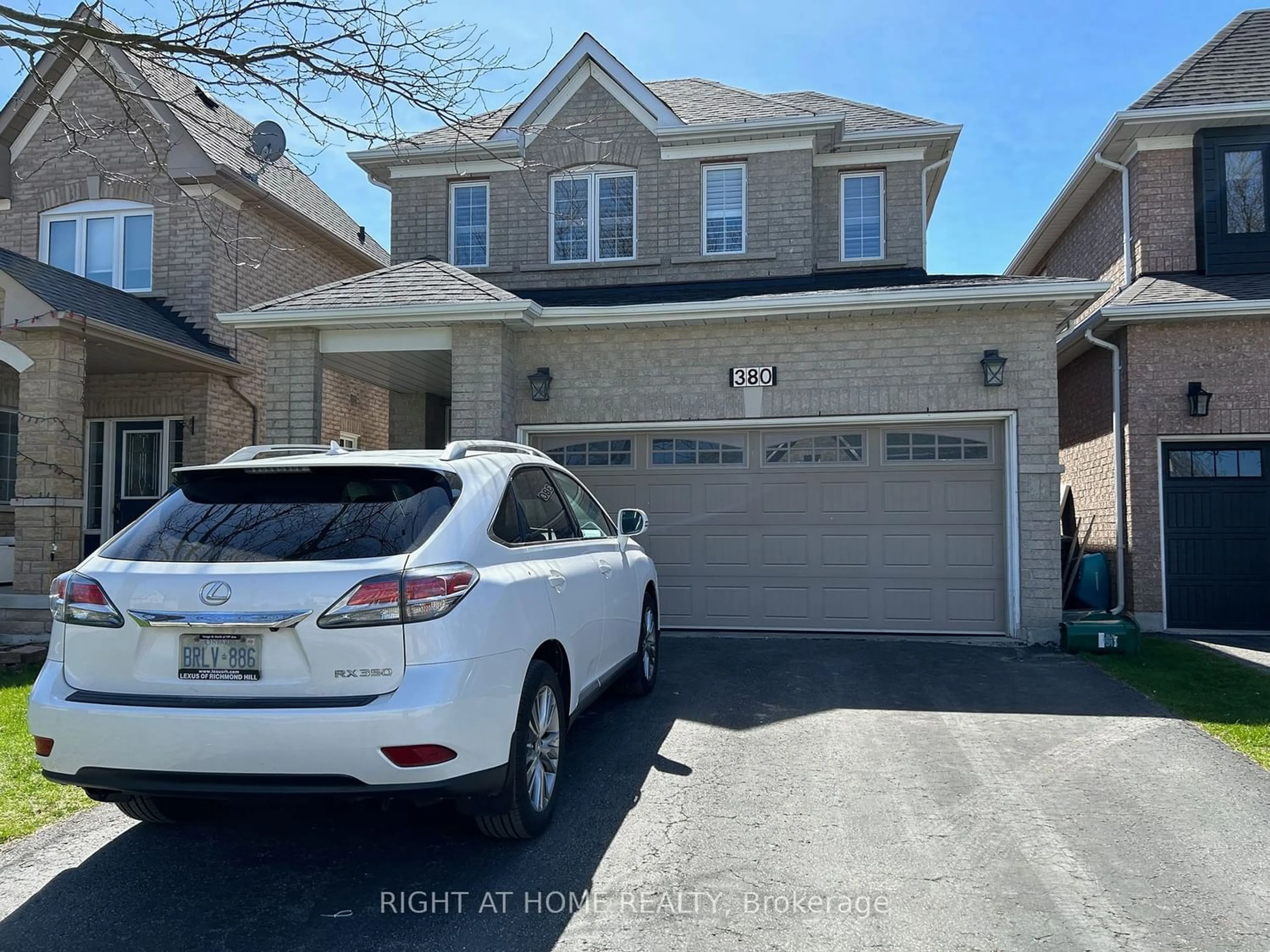 Frontside or backside of a home for 380 Mcbride Cres, Newmarket Ontario L3X 2W2