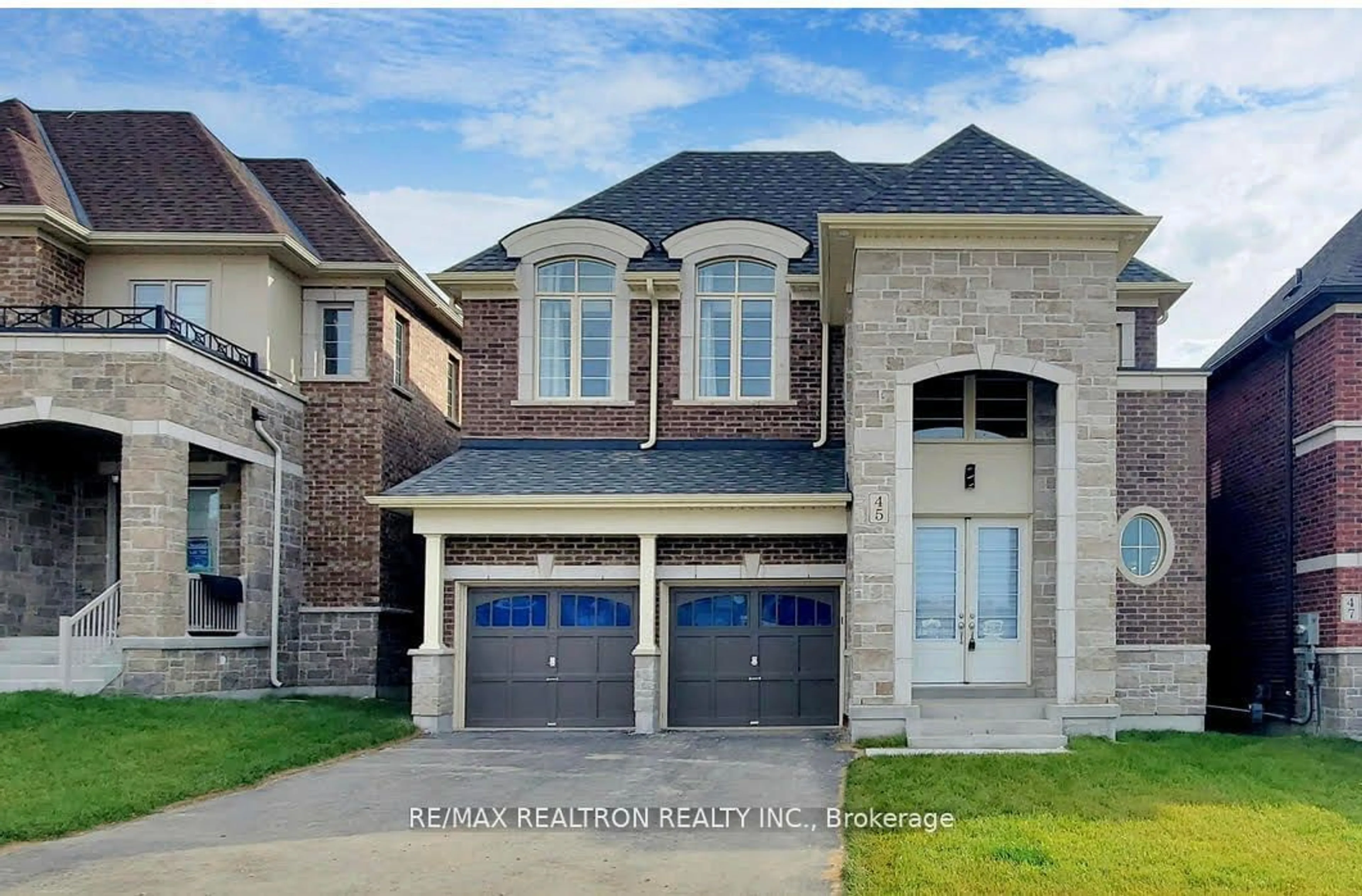 Home with brick exterior material for 45 Kenneth Ross Bend, East Gwillimbury Ontario L9N 0T7
