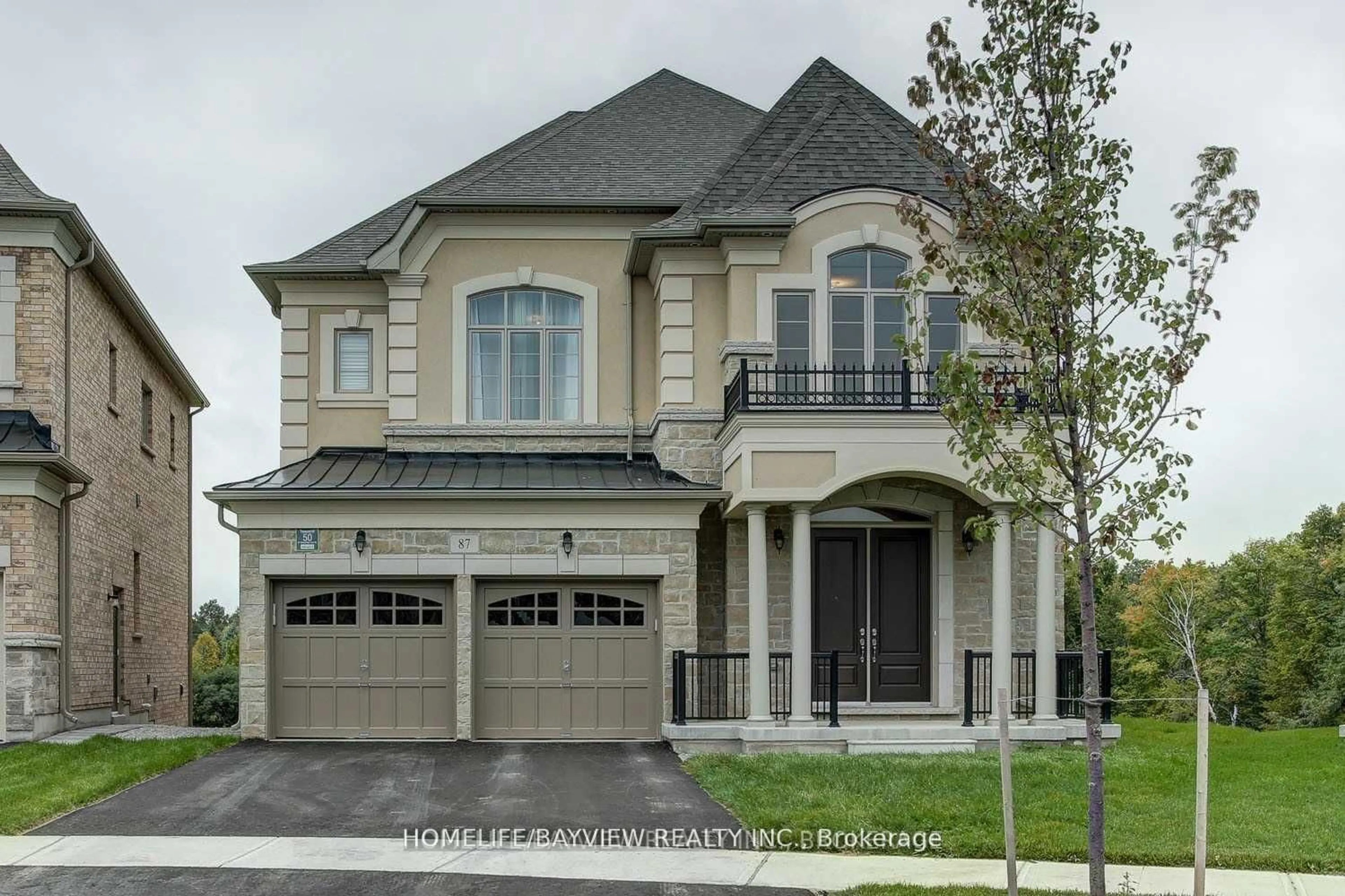 Frontside or backside of a home for 87 Strawbridge Farm Dr, Aurora Ontario L4G 0T9