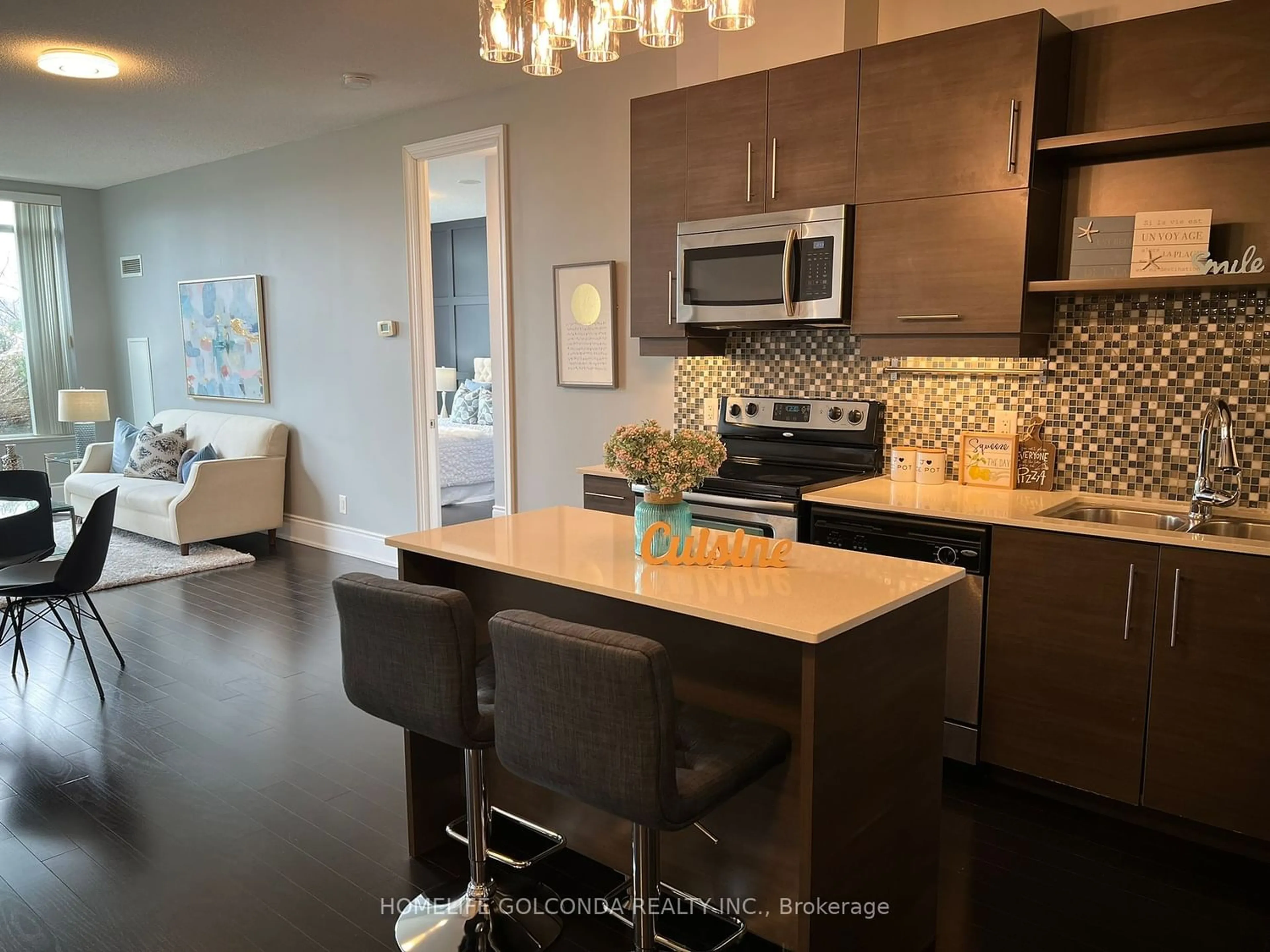 Contemporary kitchen for 273 South Park Rd #112, Markham Ontario L3T 0B5