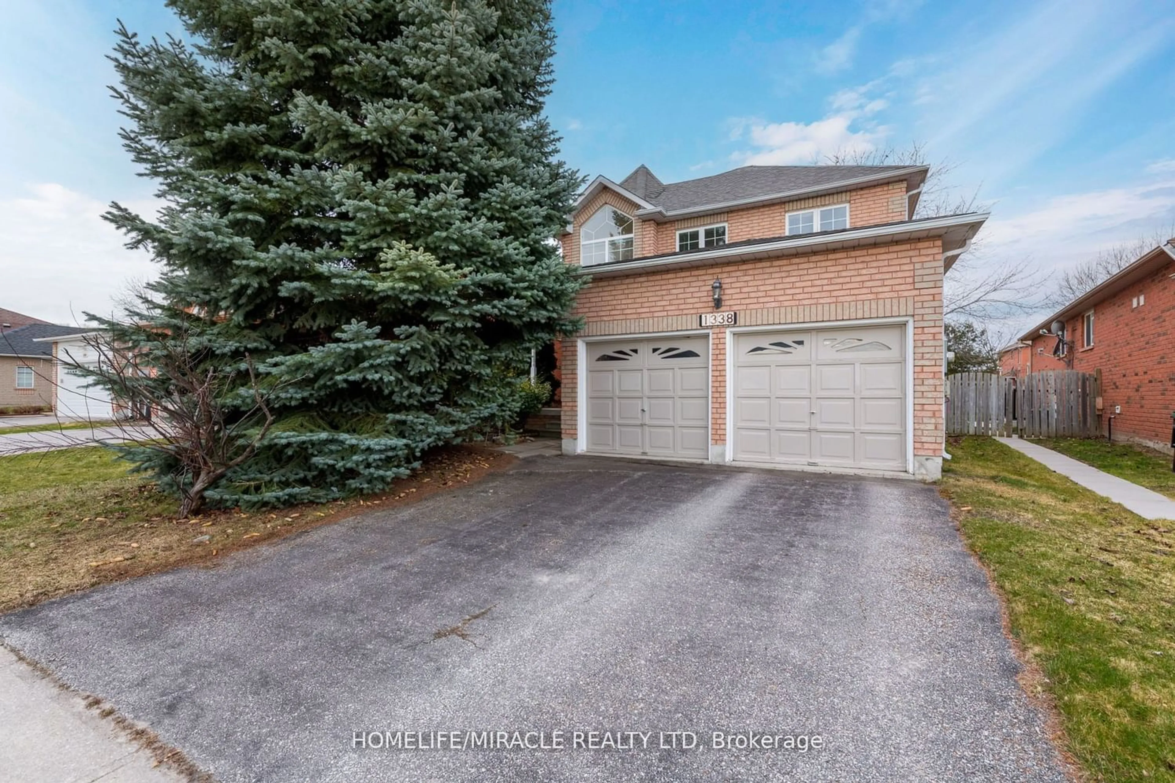 Frontside or backside of a home for 1338 Vincent Cres, Innisfil Ontario L9S 1Z8
