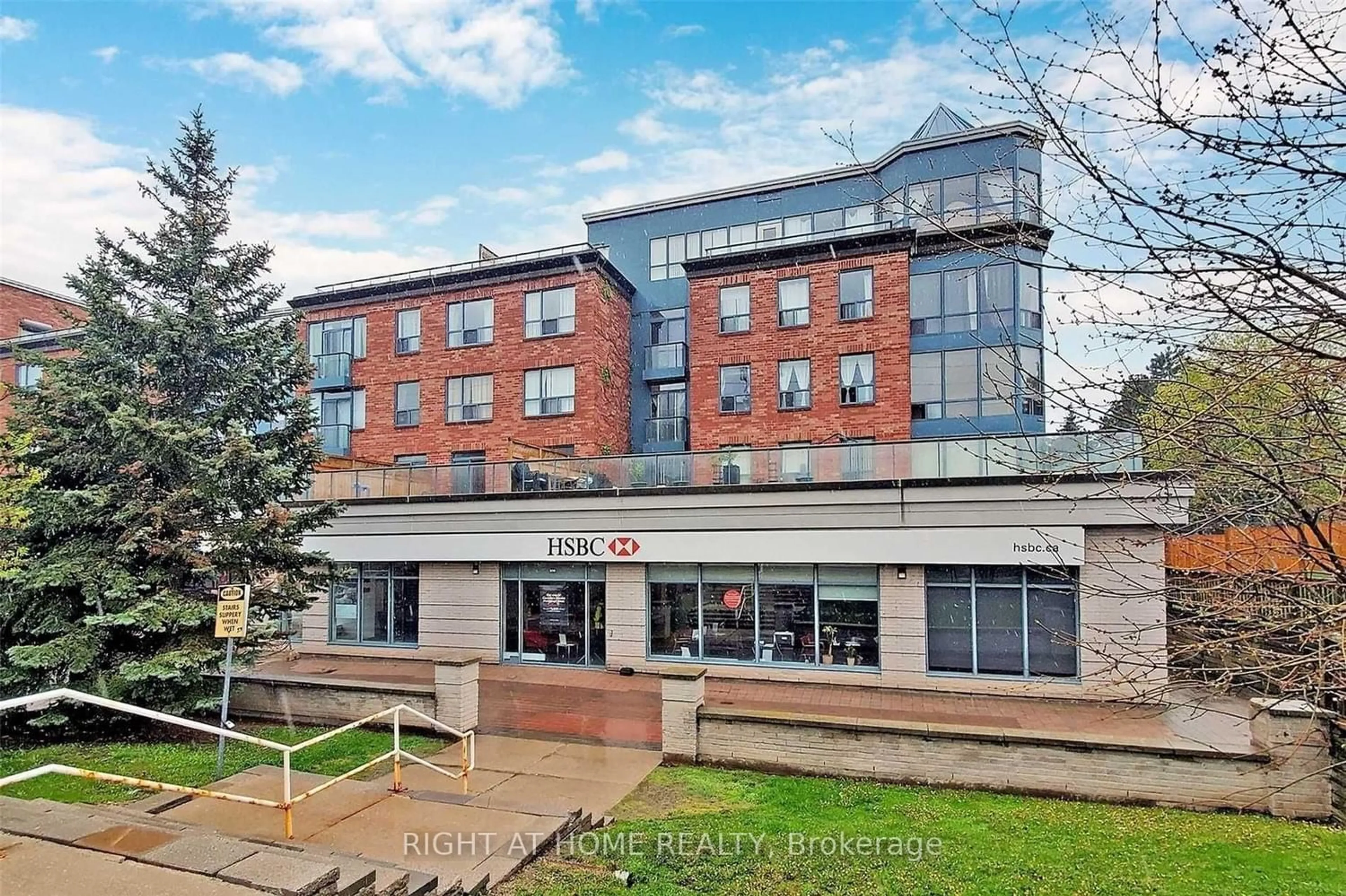 Outside view for 7398 Yonge St #108, Vaughan Ontario L4J 8J2