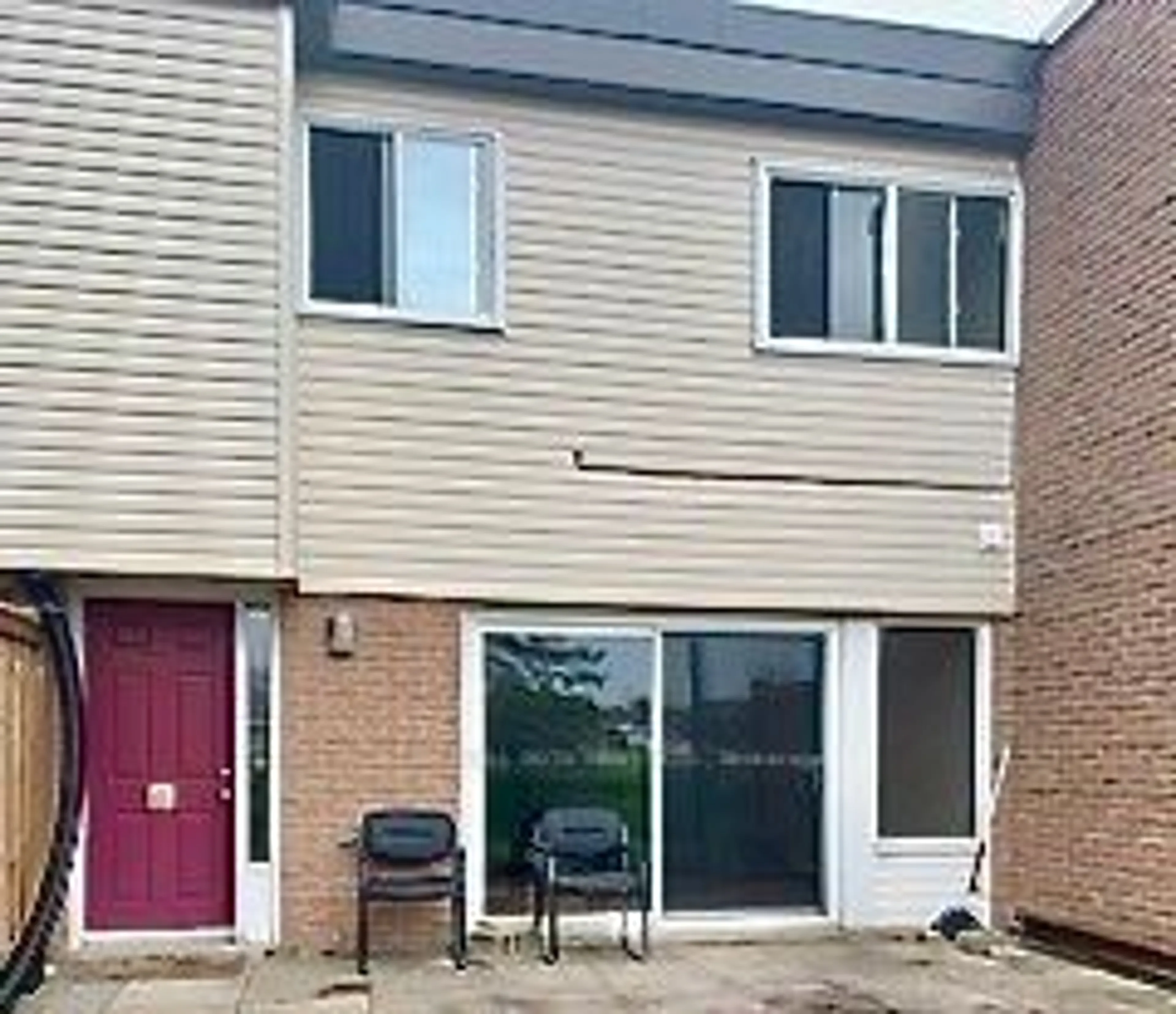A pic from exterior of the house or condo for 50 Springfair Ave, Aurora Ontario L4G 3M2