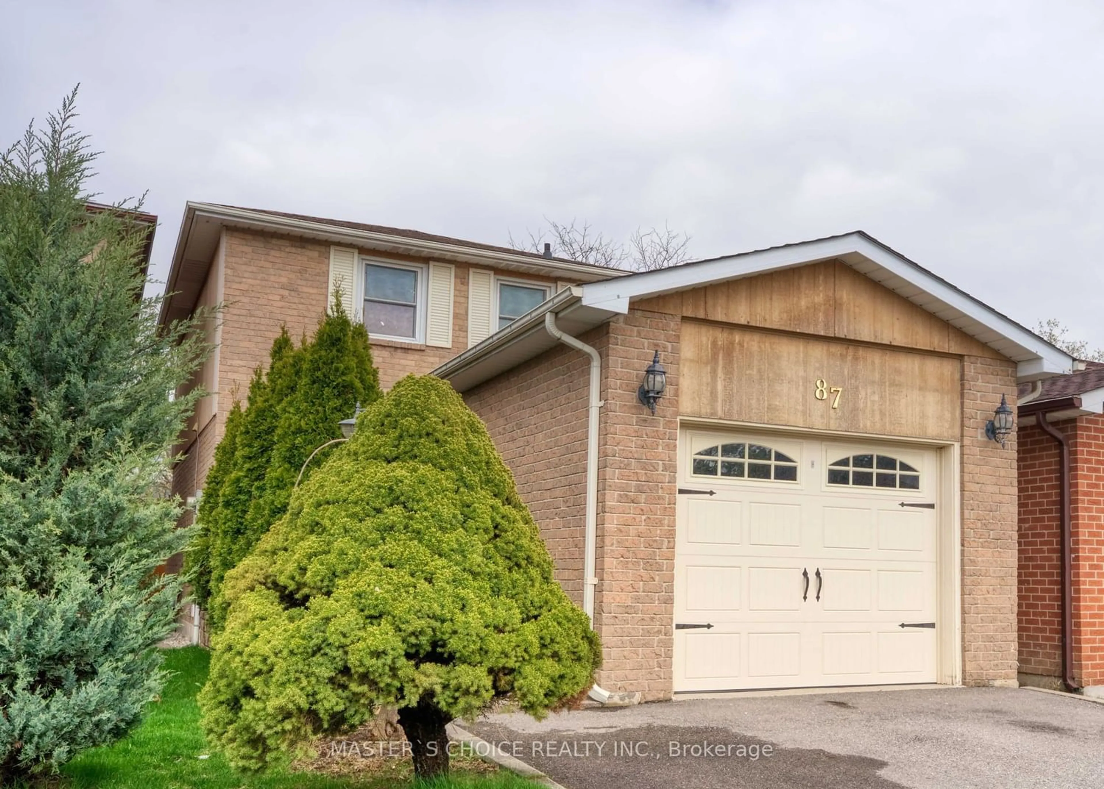 Frontside or backside of a home for 87 Lund St, Richmond Hill Ontario L4C 5V3