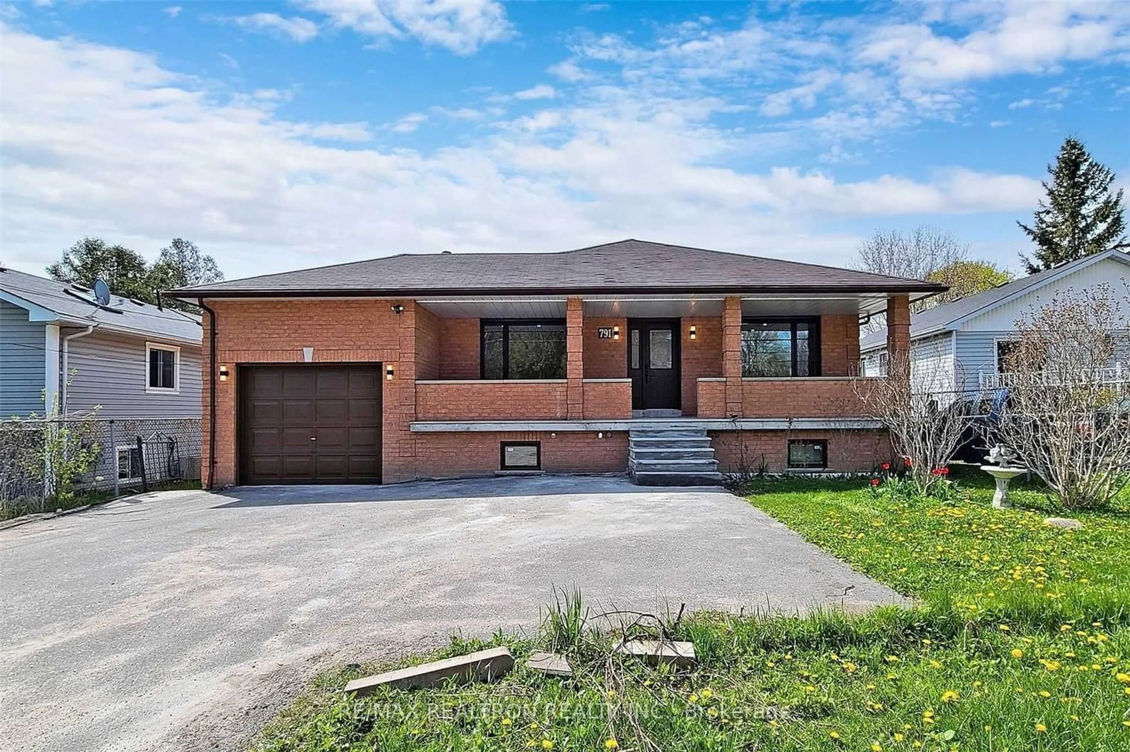 Home with brick exterior material for 791 10th Line, Innisfil Ontario L9S 3N3