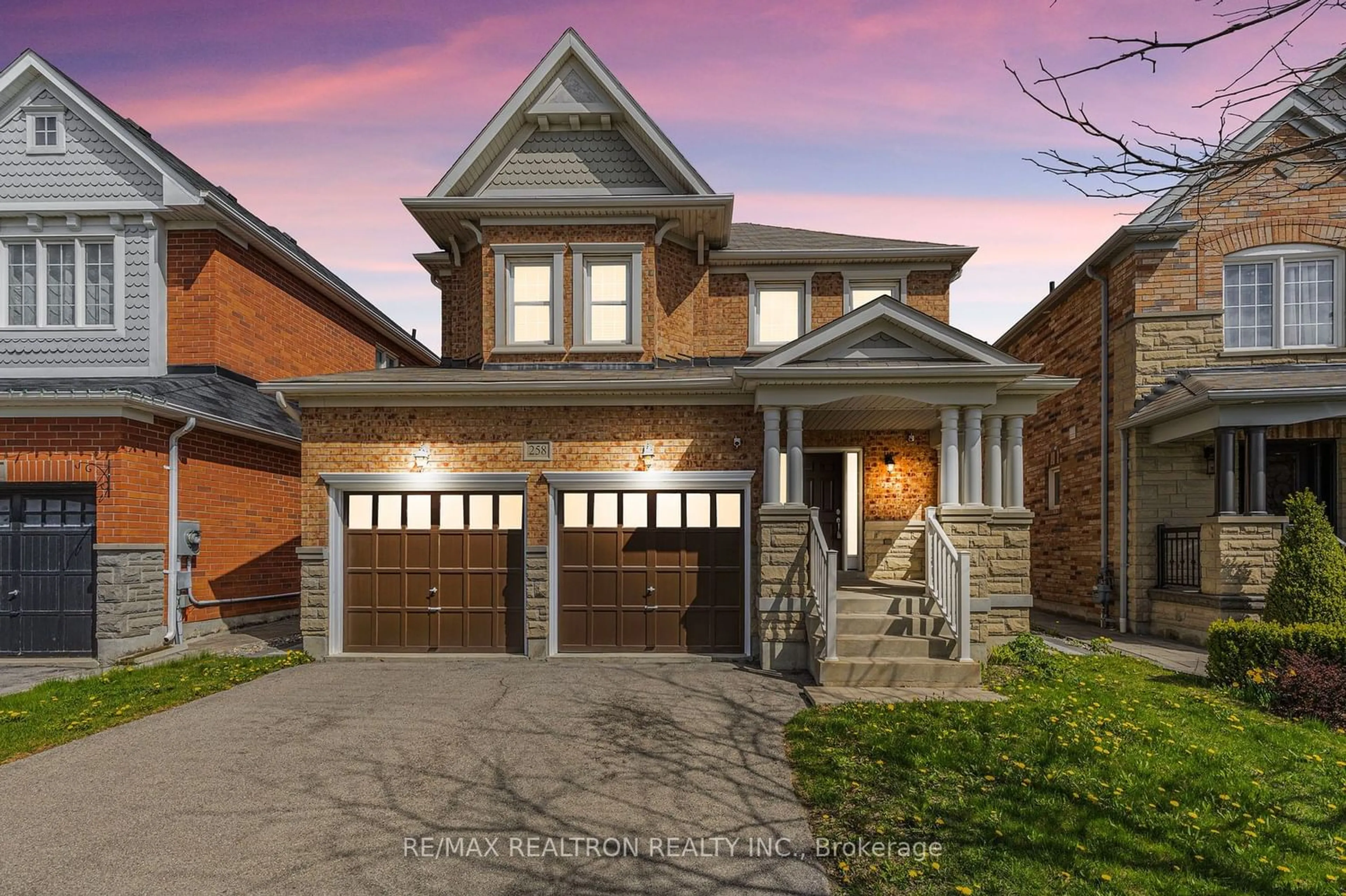 Home with brick exterior material for 258 Meadowhawk Tr, Bradford West Gwillimbury Ontario L3Z 0E9