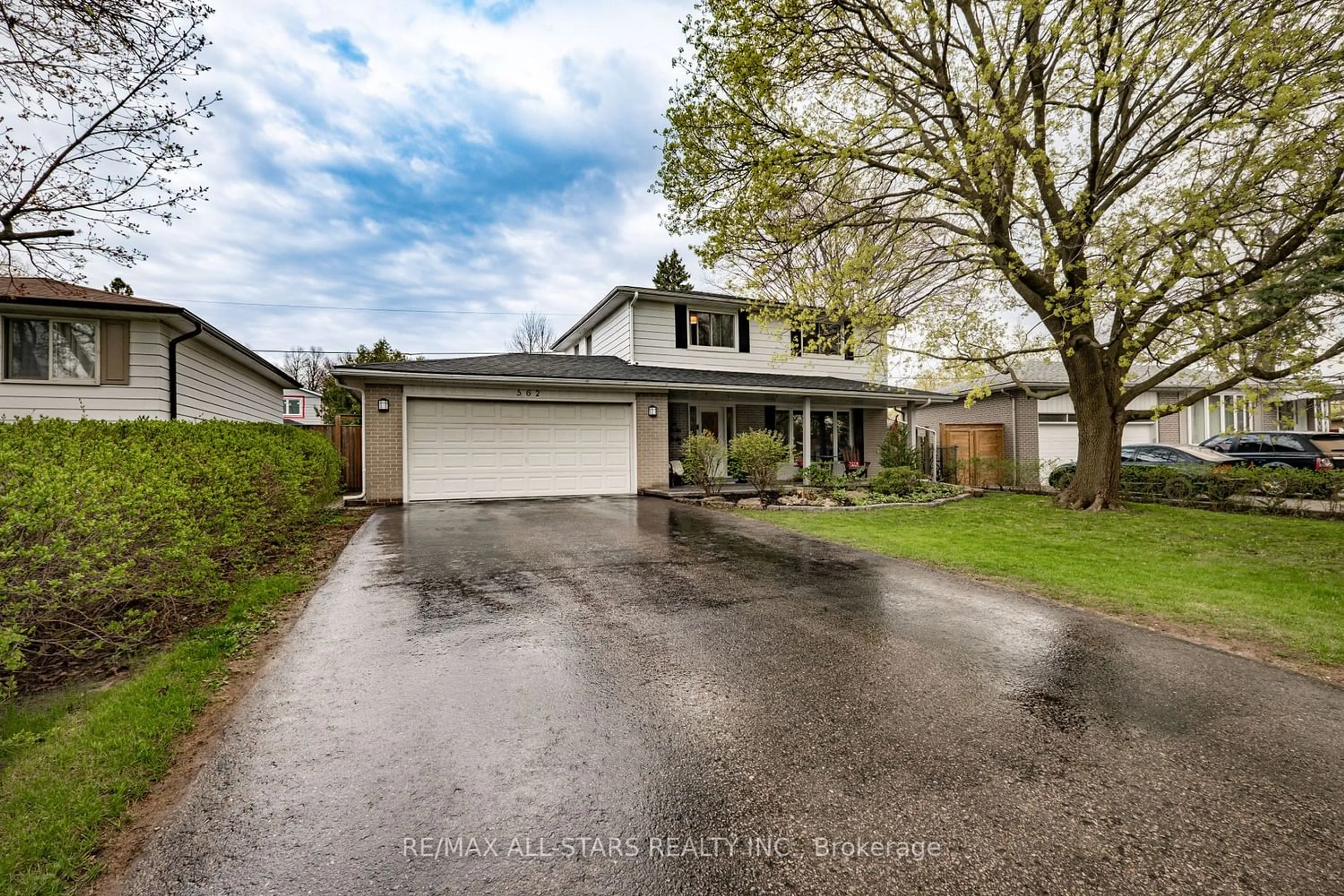Frontside or backside of a home for 562 Maystone Crt, Whitchurch-Stouffville Ontario L4A 1W6