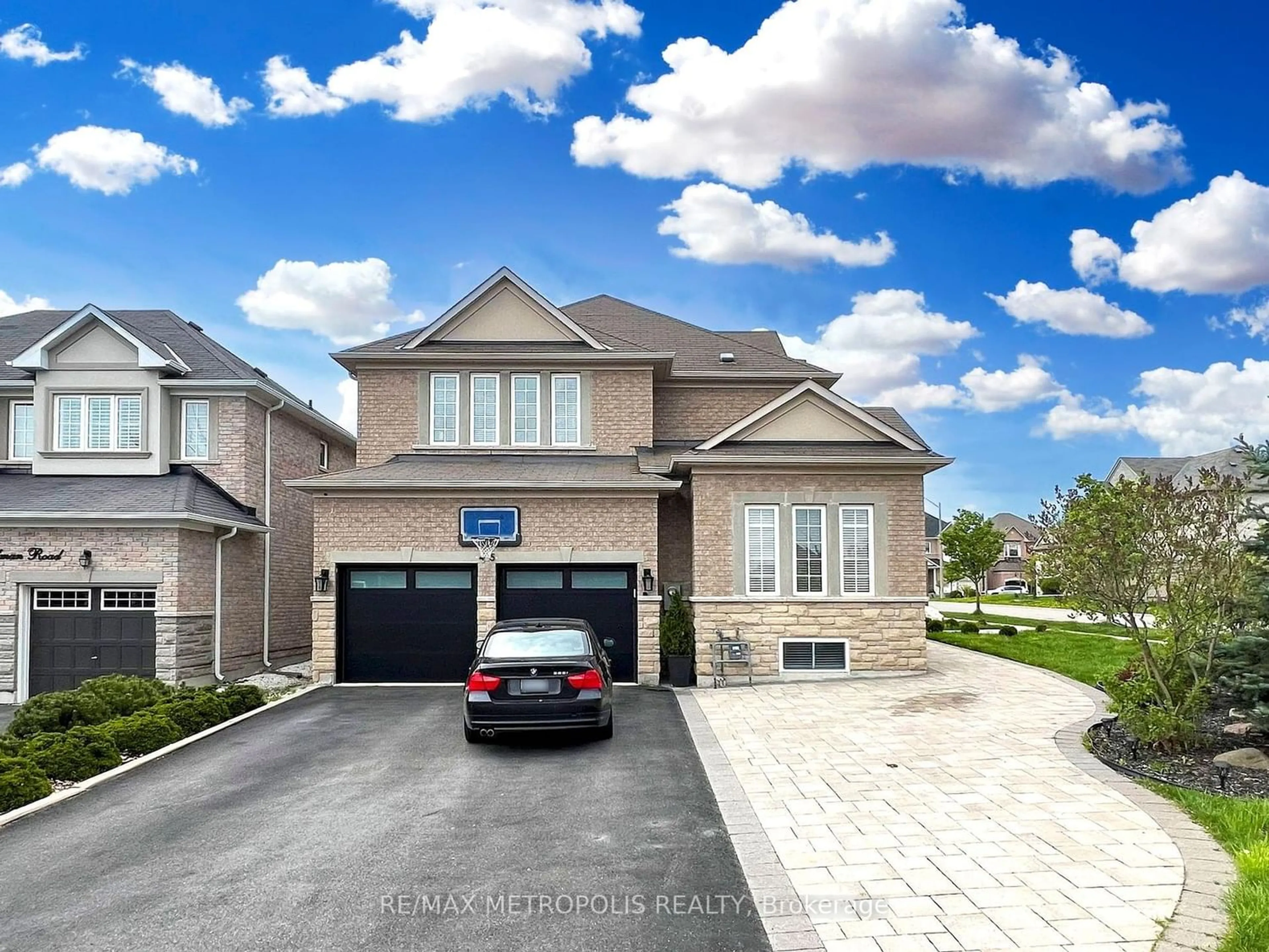 Frontside or backside of a home for 45 Pullman Rd, Vaughan Ontario L6A 0N9