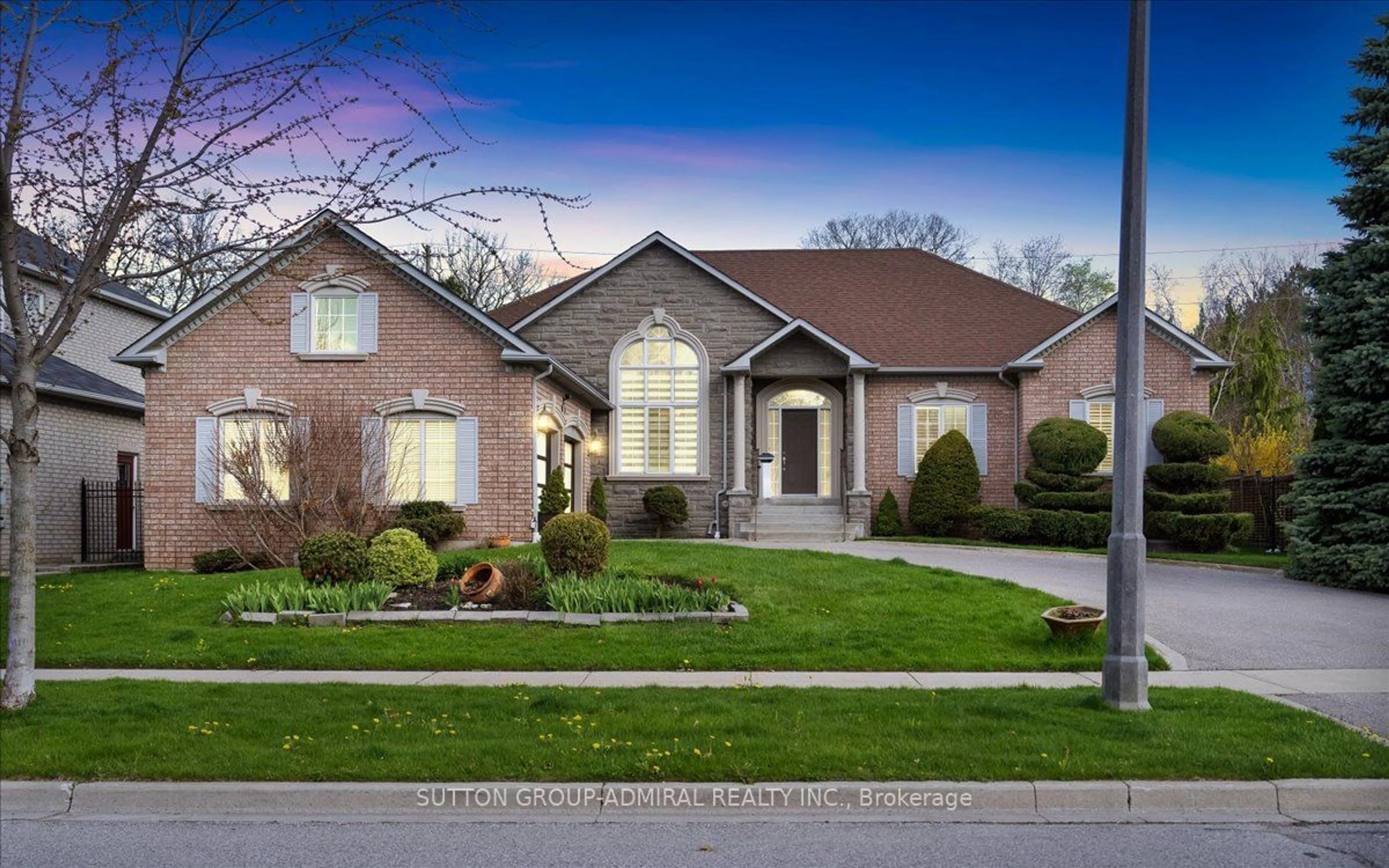 Frontside or backside of a home for 56 Adirondack Dr, Vaughan Ontario L6A 2V7