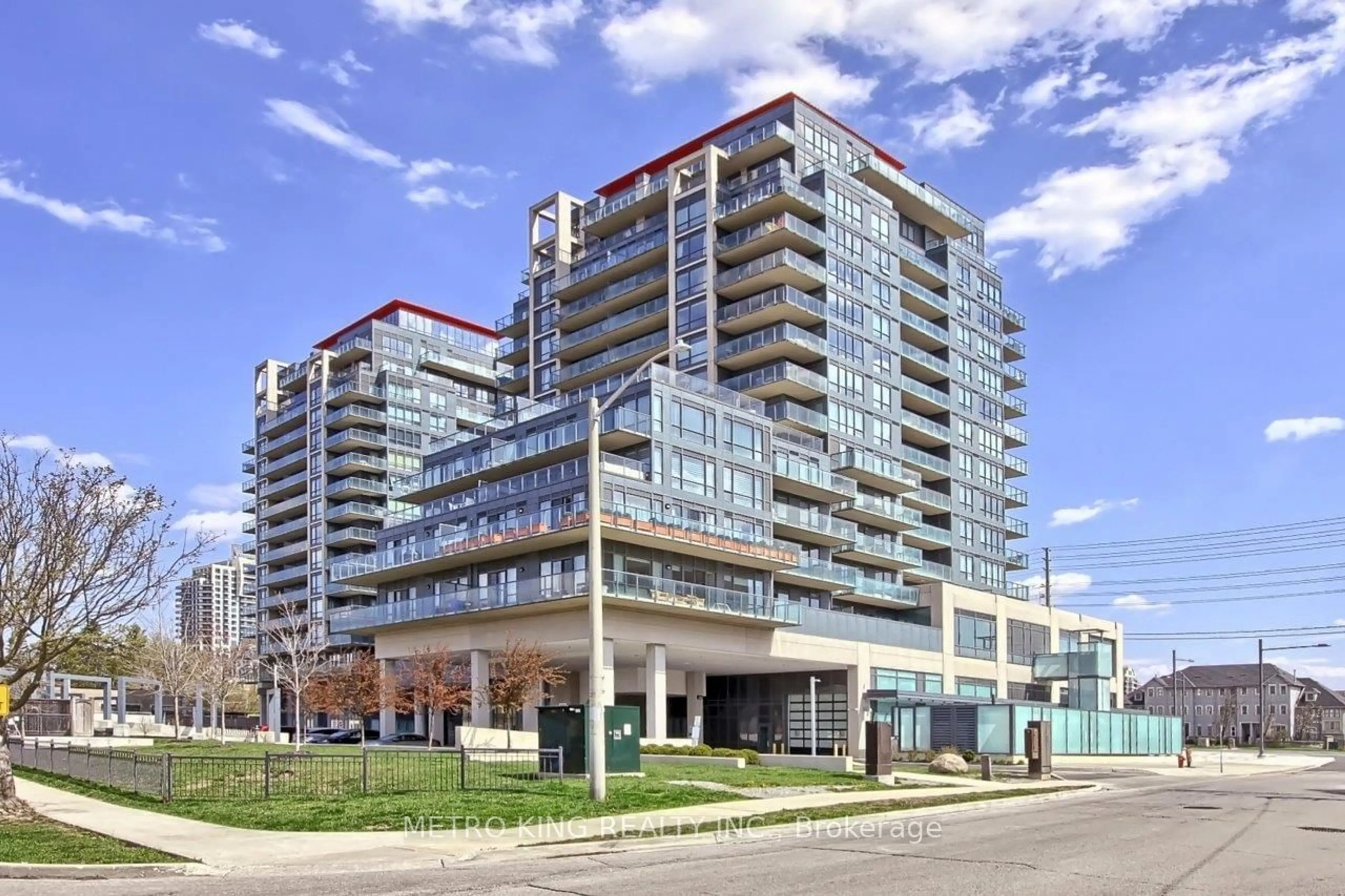 A pic from exterior of the house or condo for 9088 Yonge St #806A, Richmond Hill Ontario L4C 0Y6
