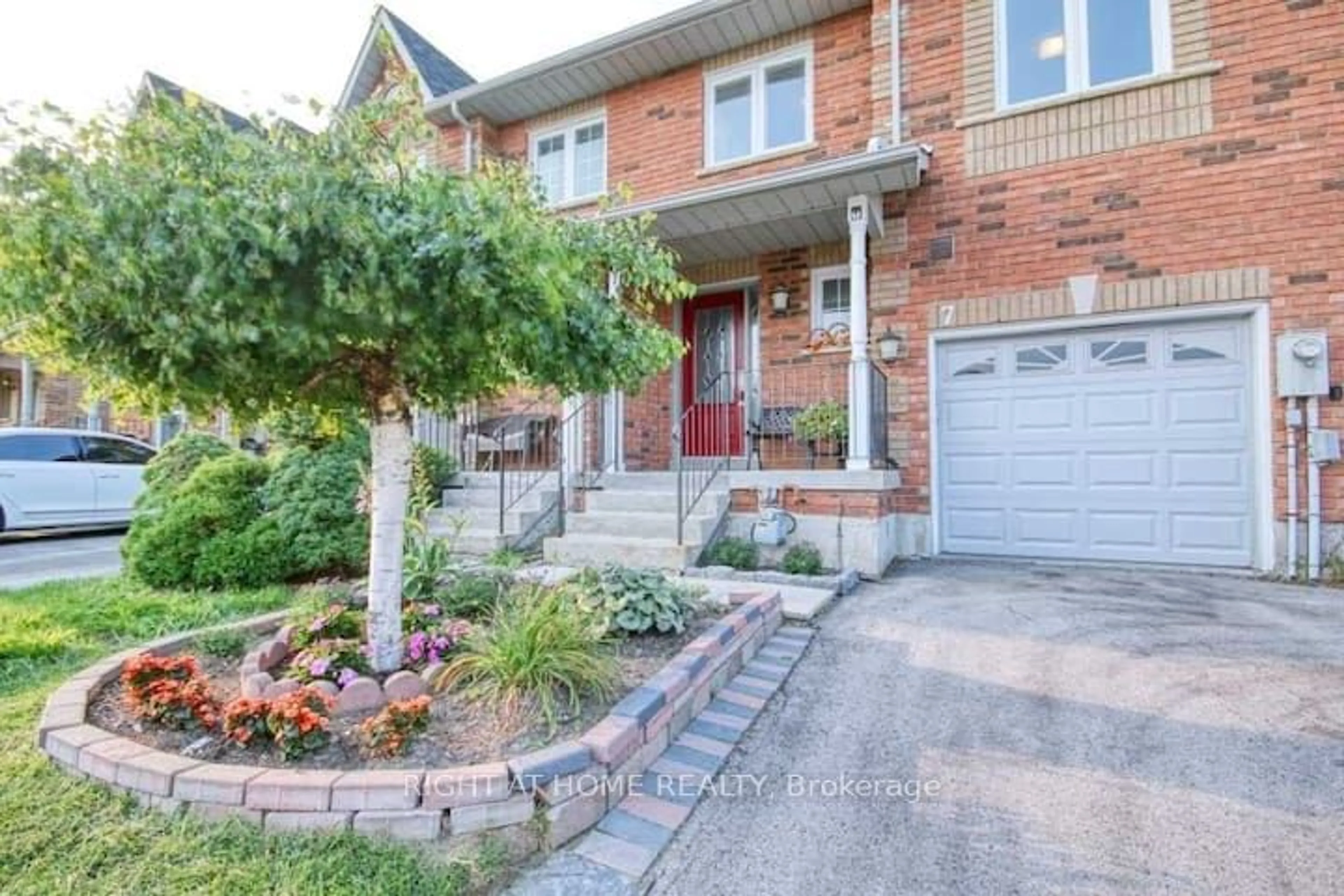 Home with brick exterior material for 7 Silverdart Cres, Richmond Hill Ontario L4E 3T7