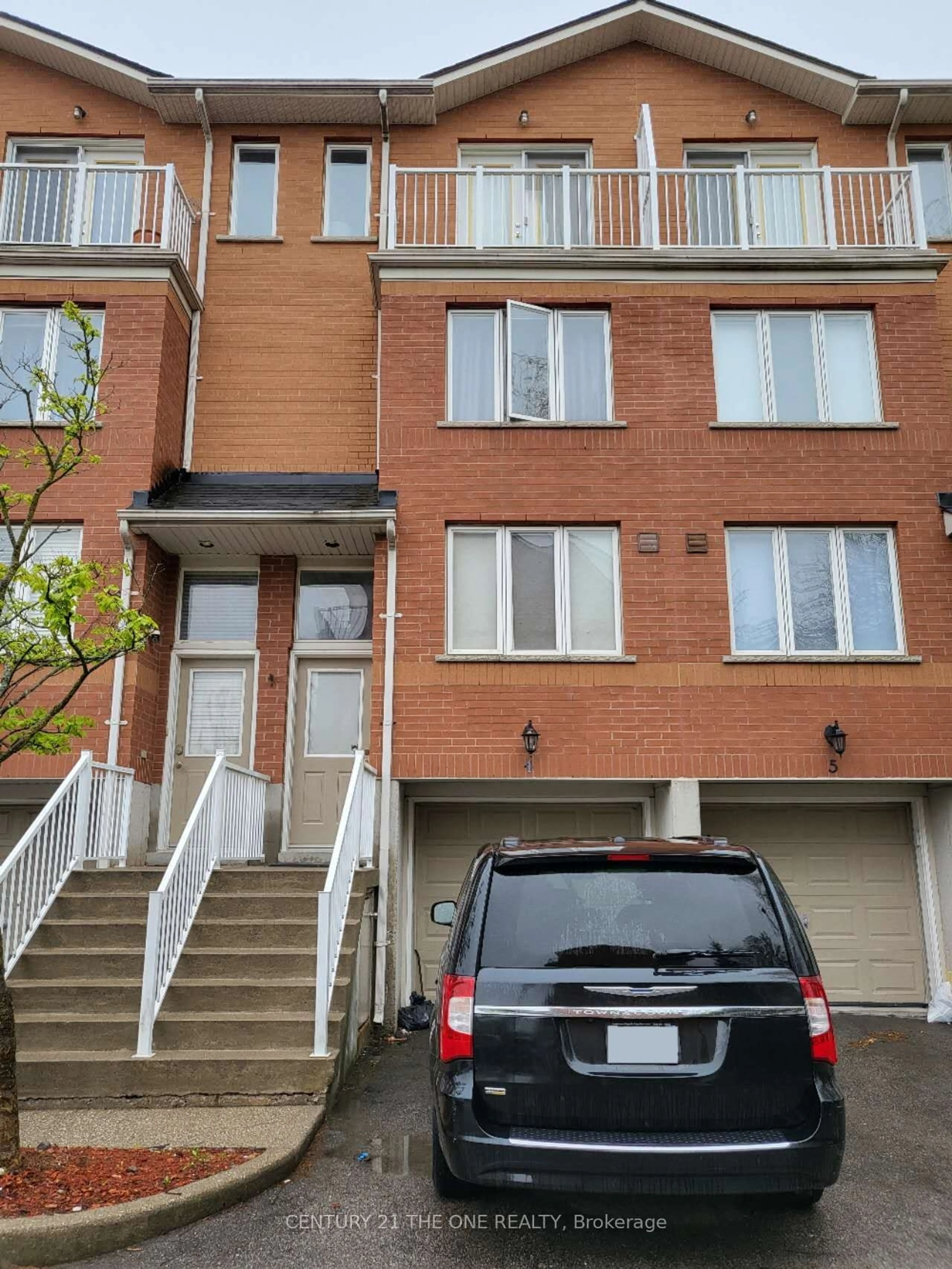A pic from exterior of the house or condo for 21 Elgin Mills Rd #4, Richmond Hill Ontario L4C 0R5
