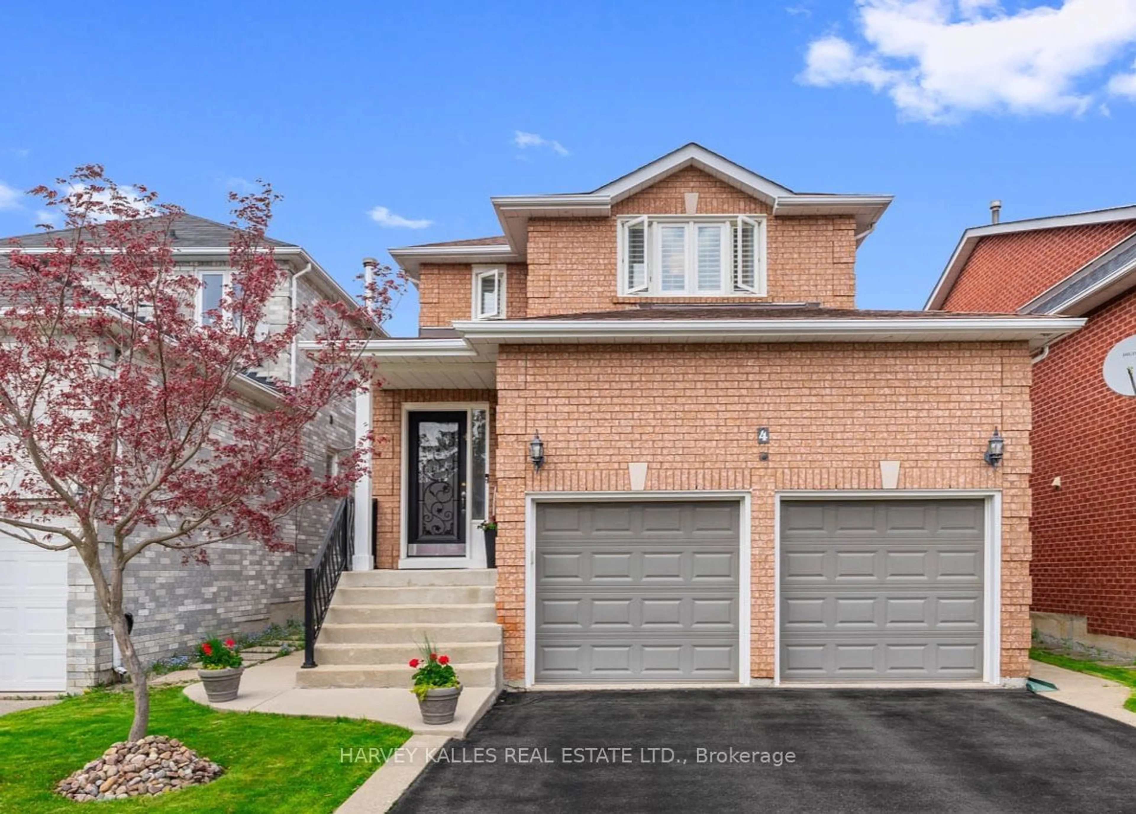 Home with brick exterior material for 4 Buckhorn Ave, Richmond Hill Ontario L4C 0E3