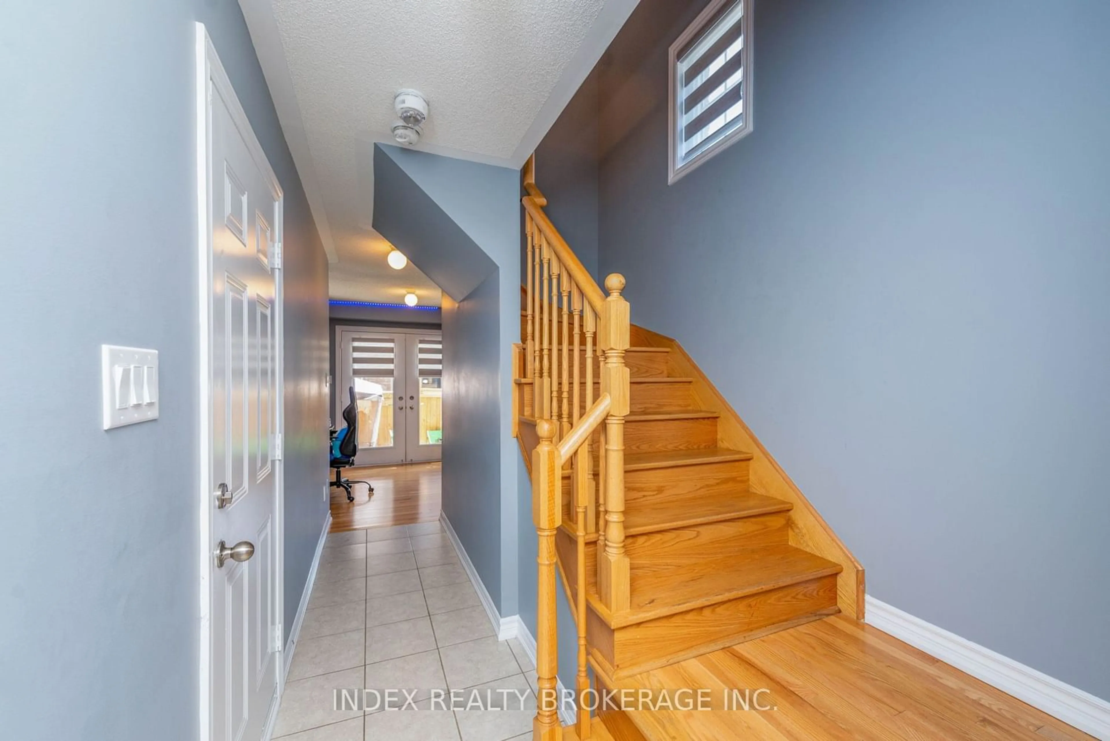 Indoor entryway for 10 Porter Ave #26, Vaughan Ontario L6L 0H1