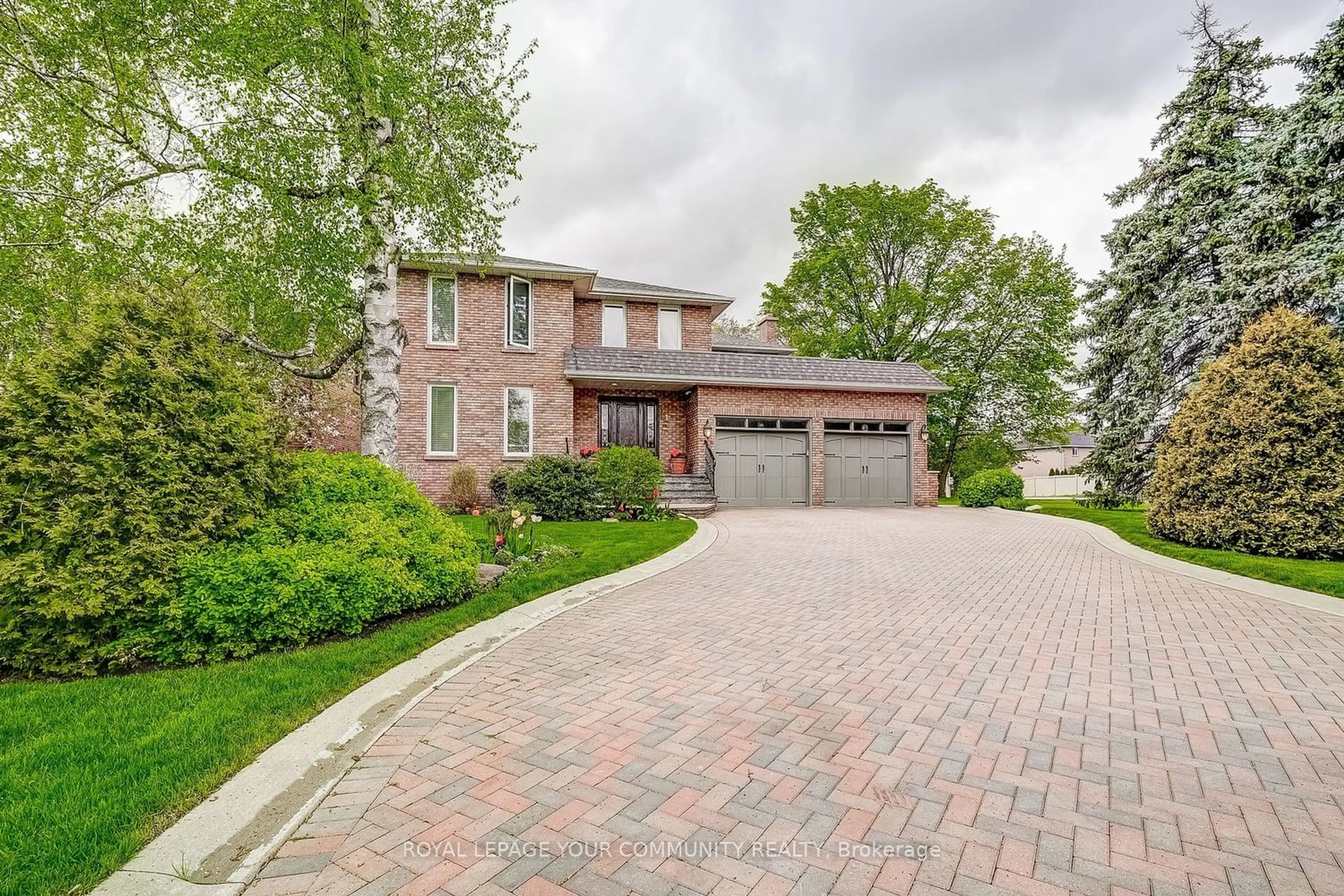 Home with brick exterior material for 1 Tannery Crt, Richmond Hill Ontario L4C 7V5
