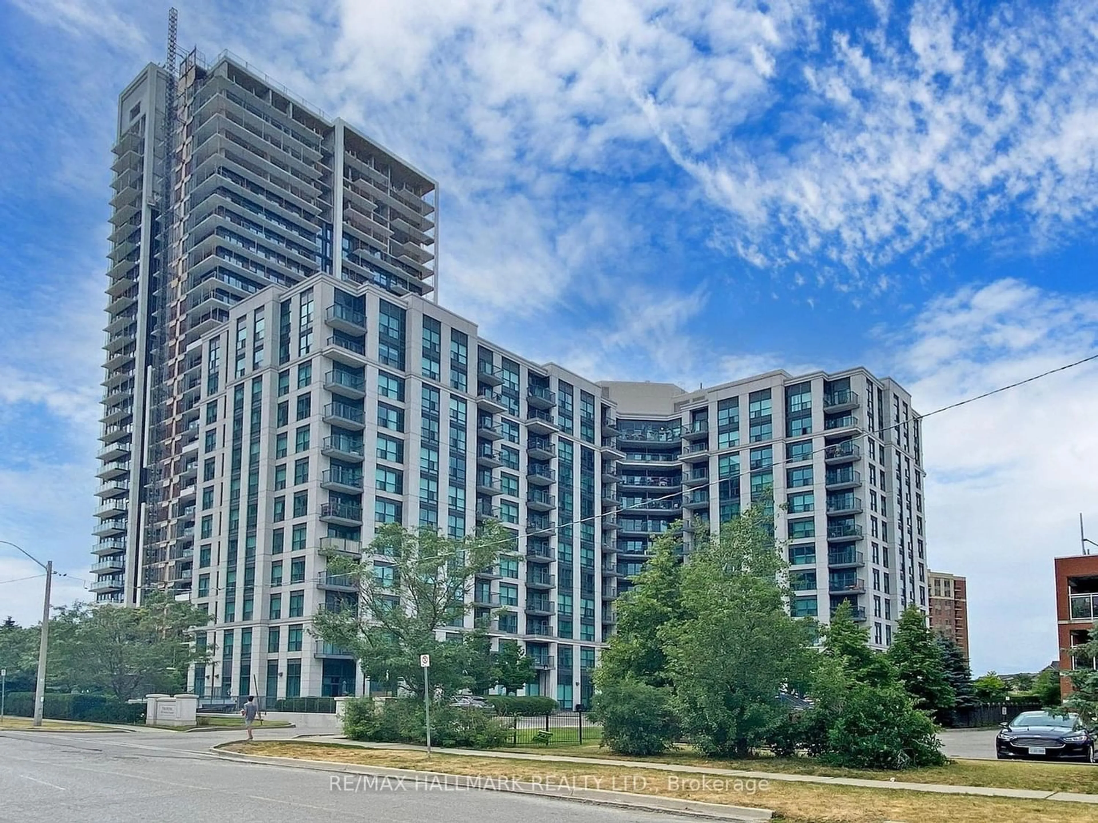 A pic from exterior of the house or condo for 185 Oneida Cres #503, Richmond Hill Ontario L4B 0B1