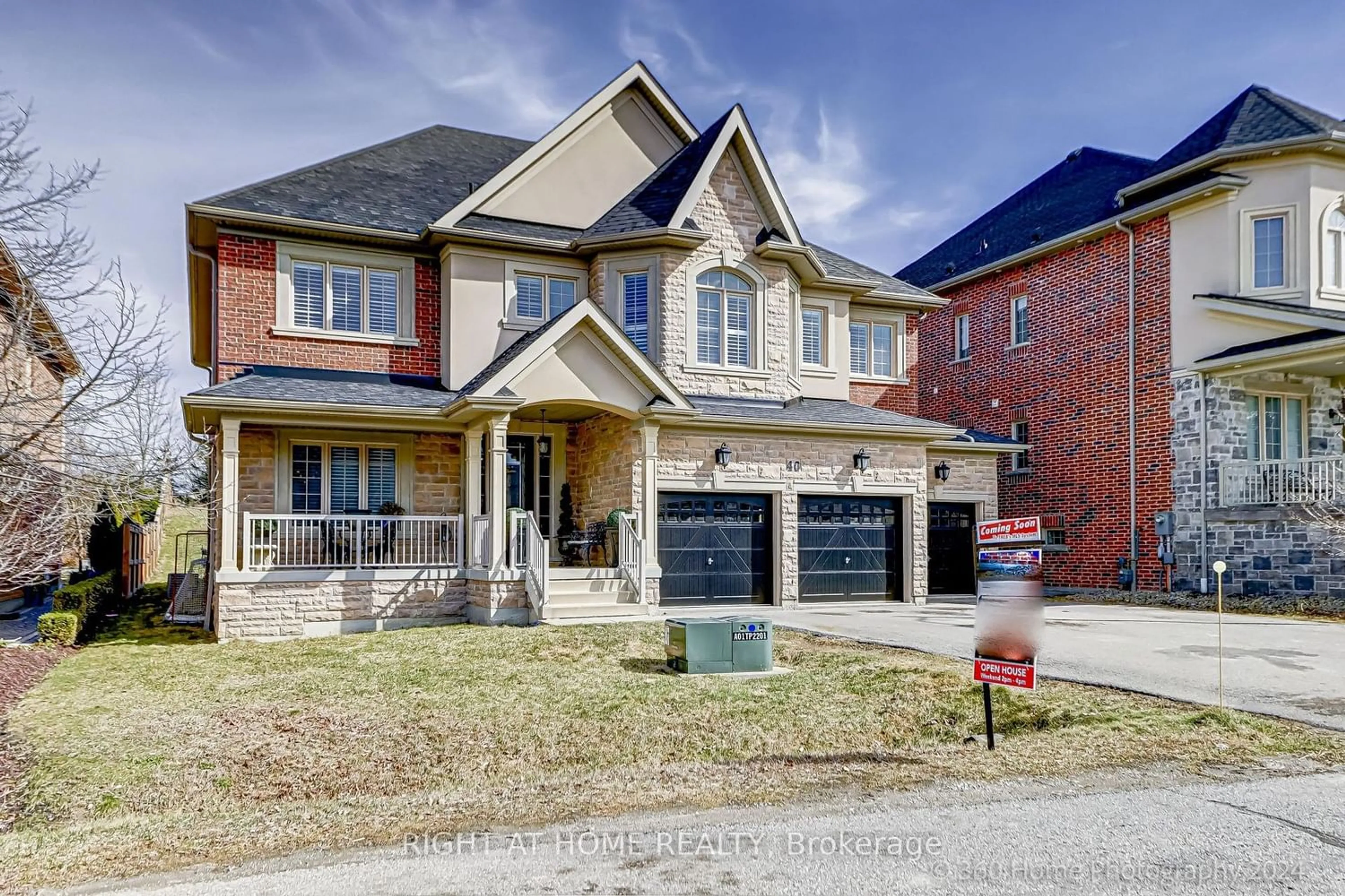 Home with brick exterior material for 40 Championship Circle Pl, Aurora Ontario L4G 0H9