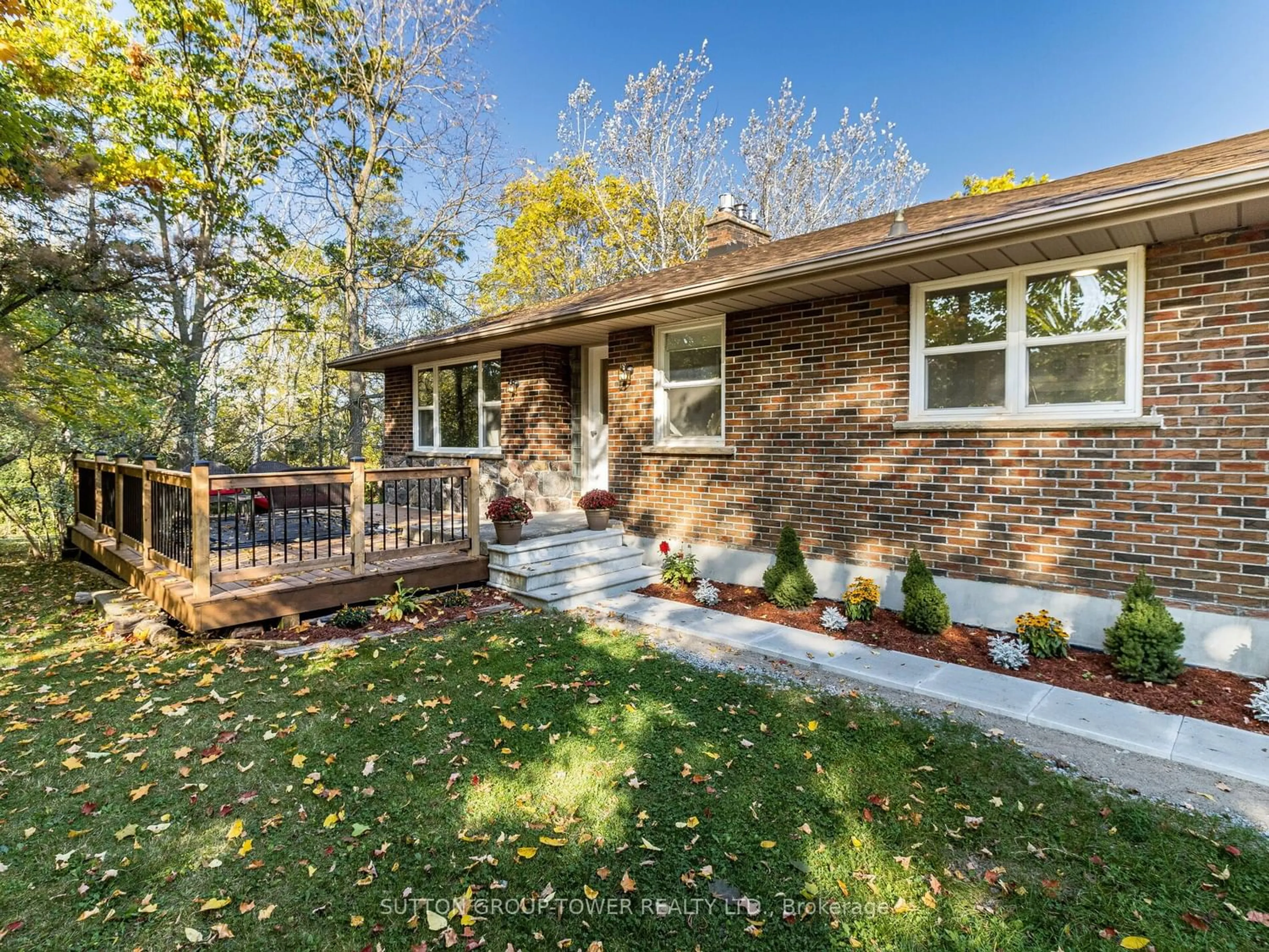 Home with brick exterior material for 24 Milne Lane, East Gwillimbury Ontario L0G 1R0