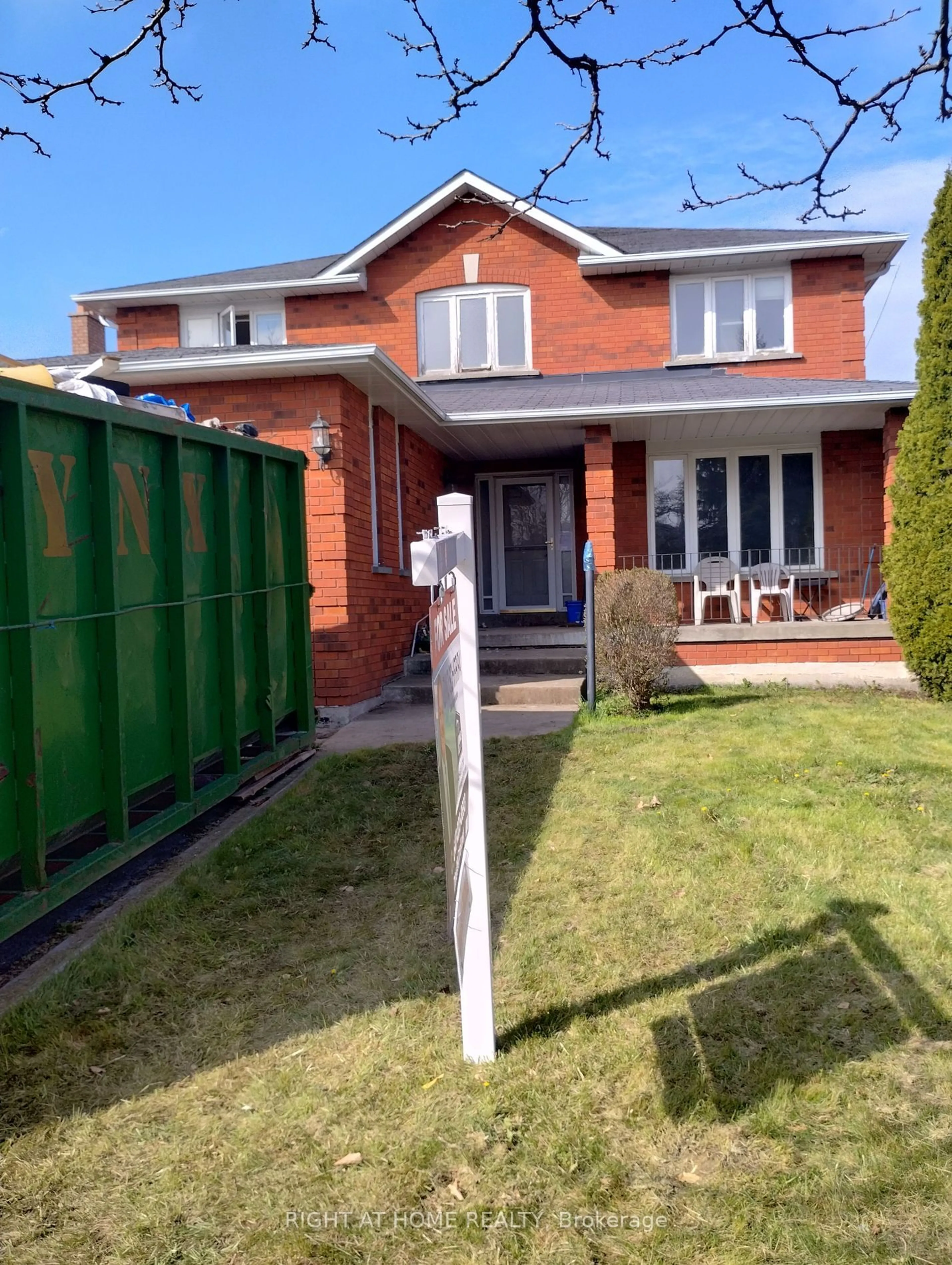 Frontside or backside of a home for 16 Camomile St, Vaughan Ontario L4L 8R4