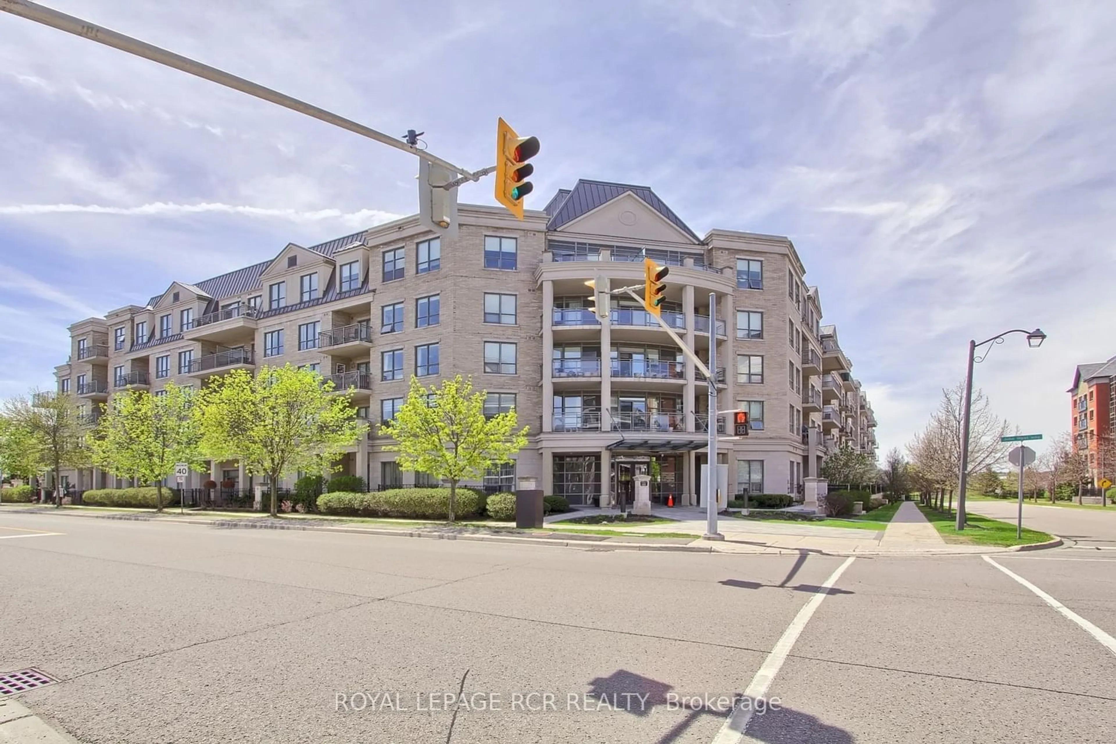 A pic from exterior of the house or condo for 180 John West Way #214, Aurora Ontario L4G 0R3