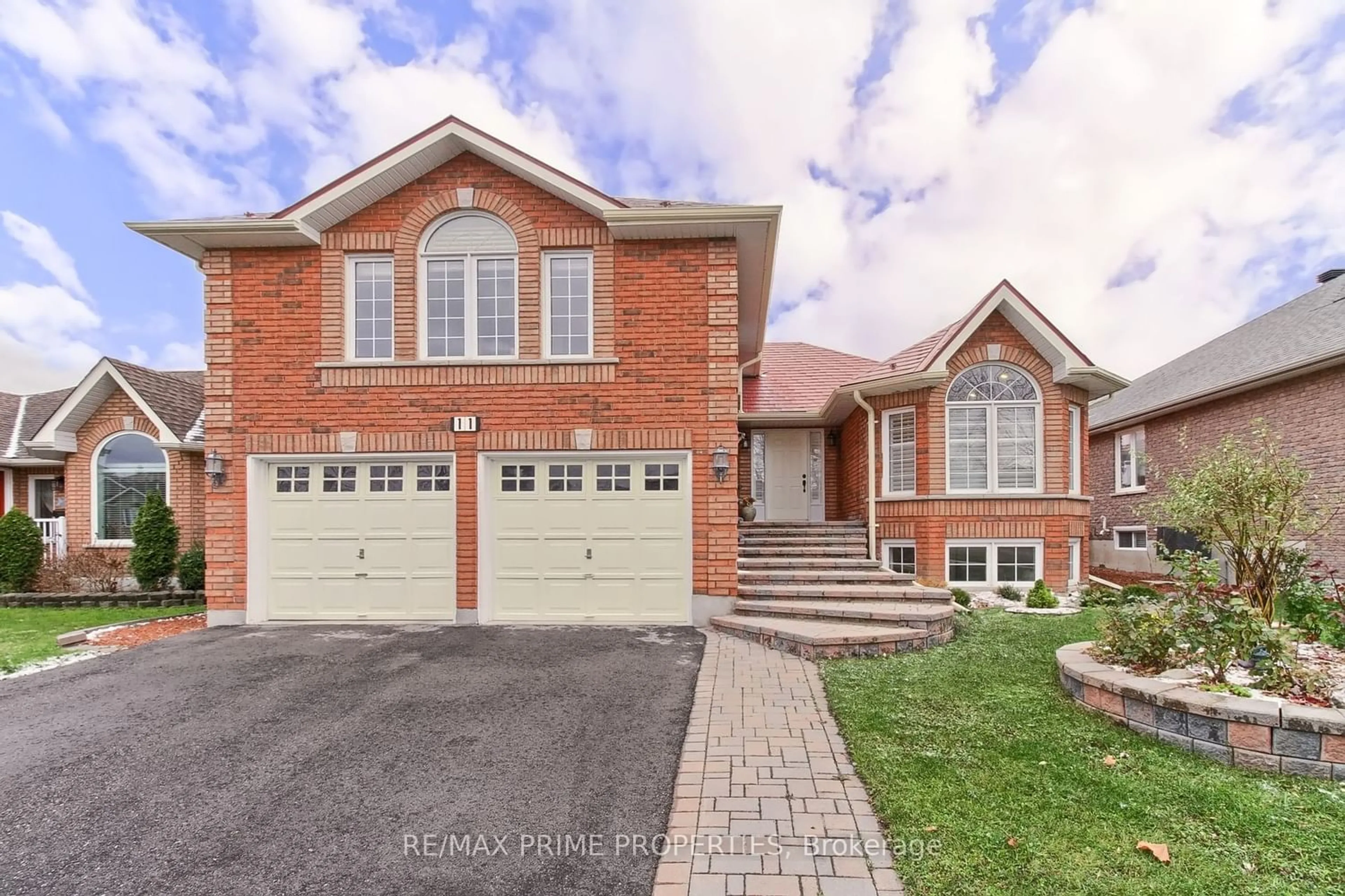 Home with brick exterior material for 11 Kerfoot Cres, Georgina Ontario L4P 4B8