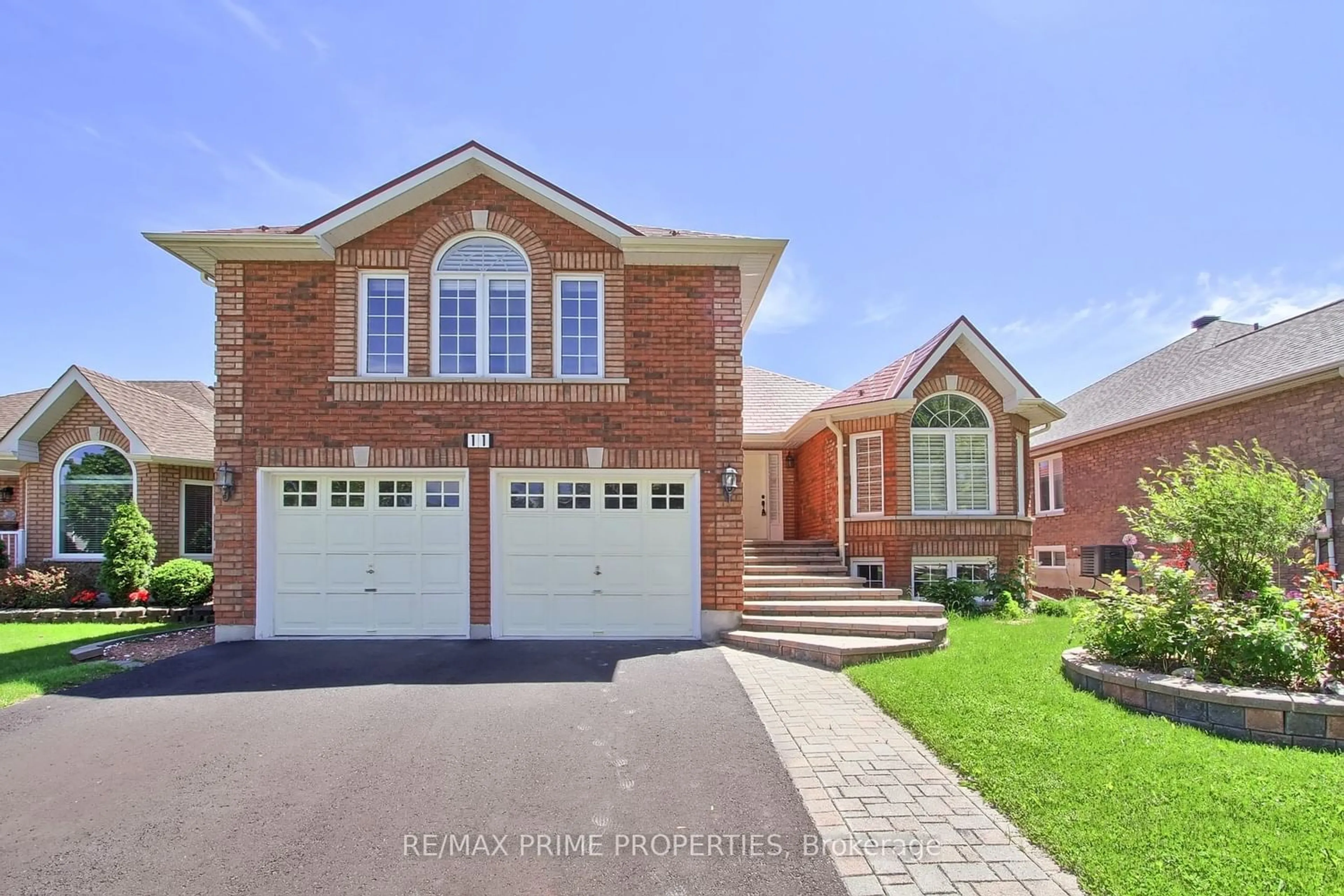 Home with brick exterior material for 11 Kerfoot Cres, Georgina Ontario L4P 4B8