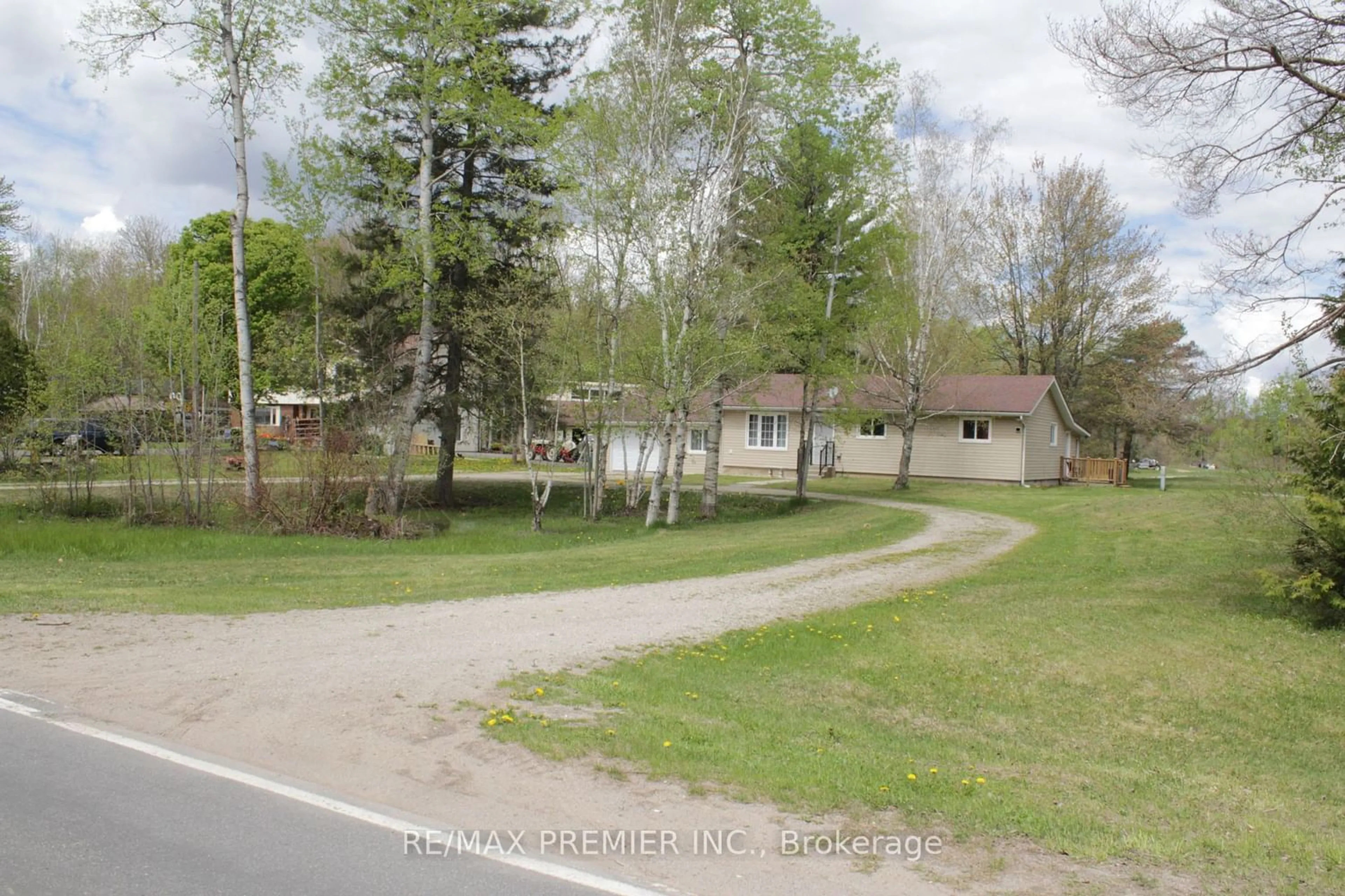 Frontside or backside of a home, the street view for 5258 30th Side Rd, Essa Ontario L0M 1T0