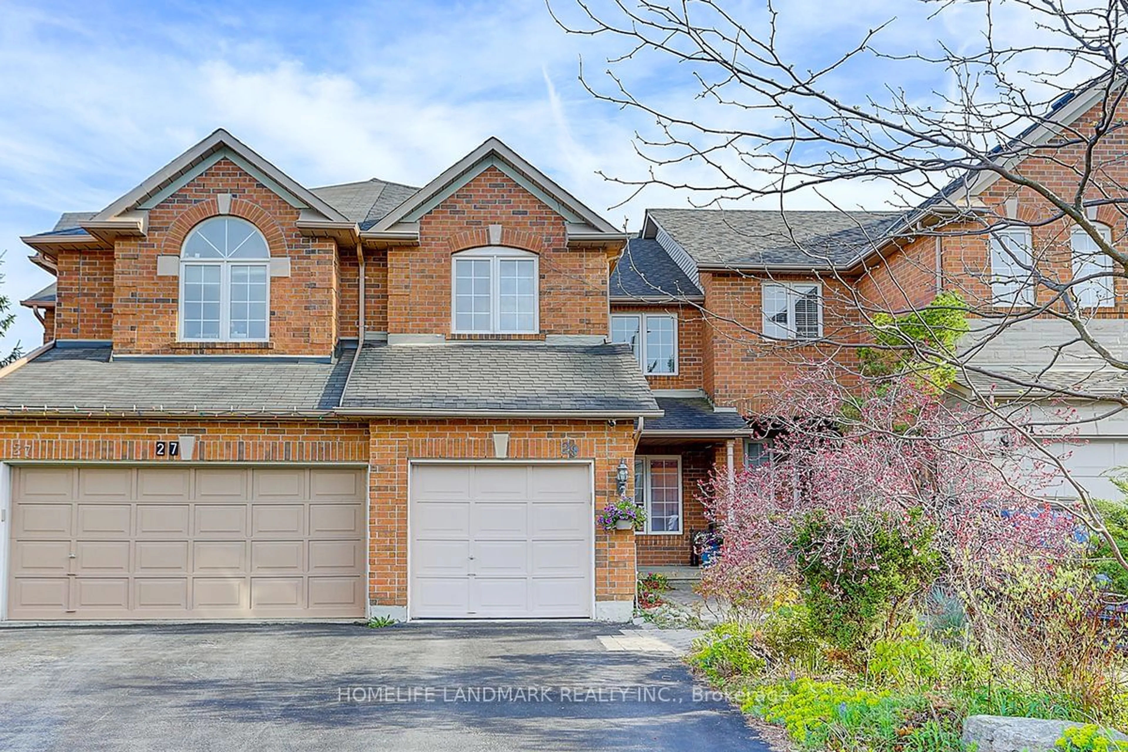 Home with brick exterior material for 29 Edgemont Crt, Richmond Hill Ontario L4S 2H8