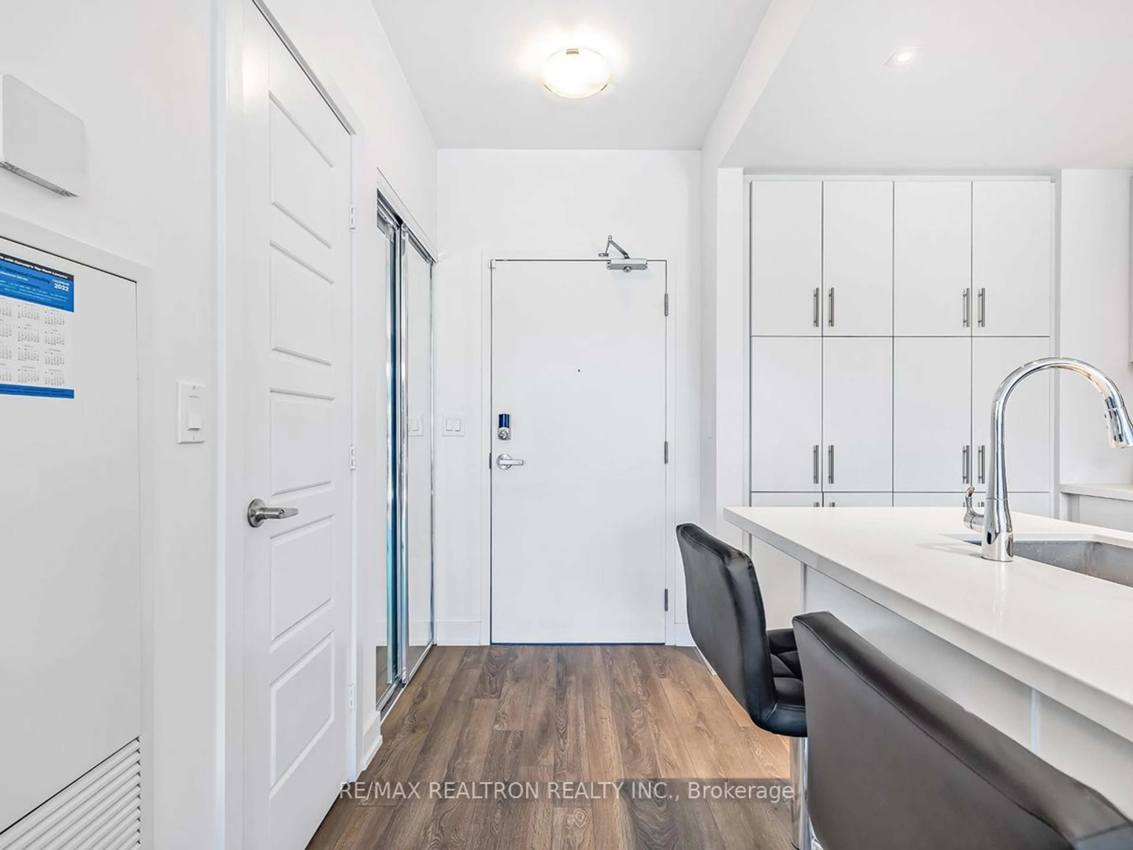 Indoor entryway for 375 Sea Ray Ave #202, Innisfil Ontario L9S 0N9