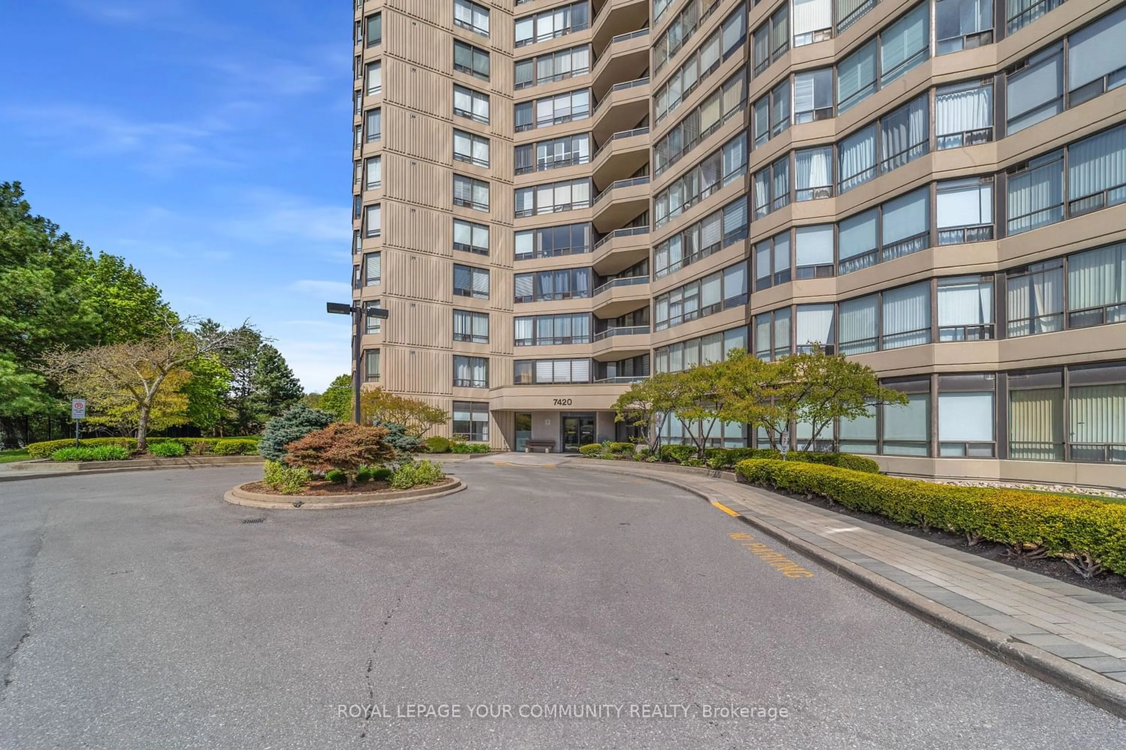 A pic from exterior of the house or condo for 7420 Bathurst St #503, Vaughan Ontario L4J 6X4