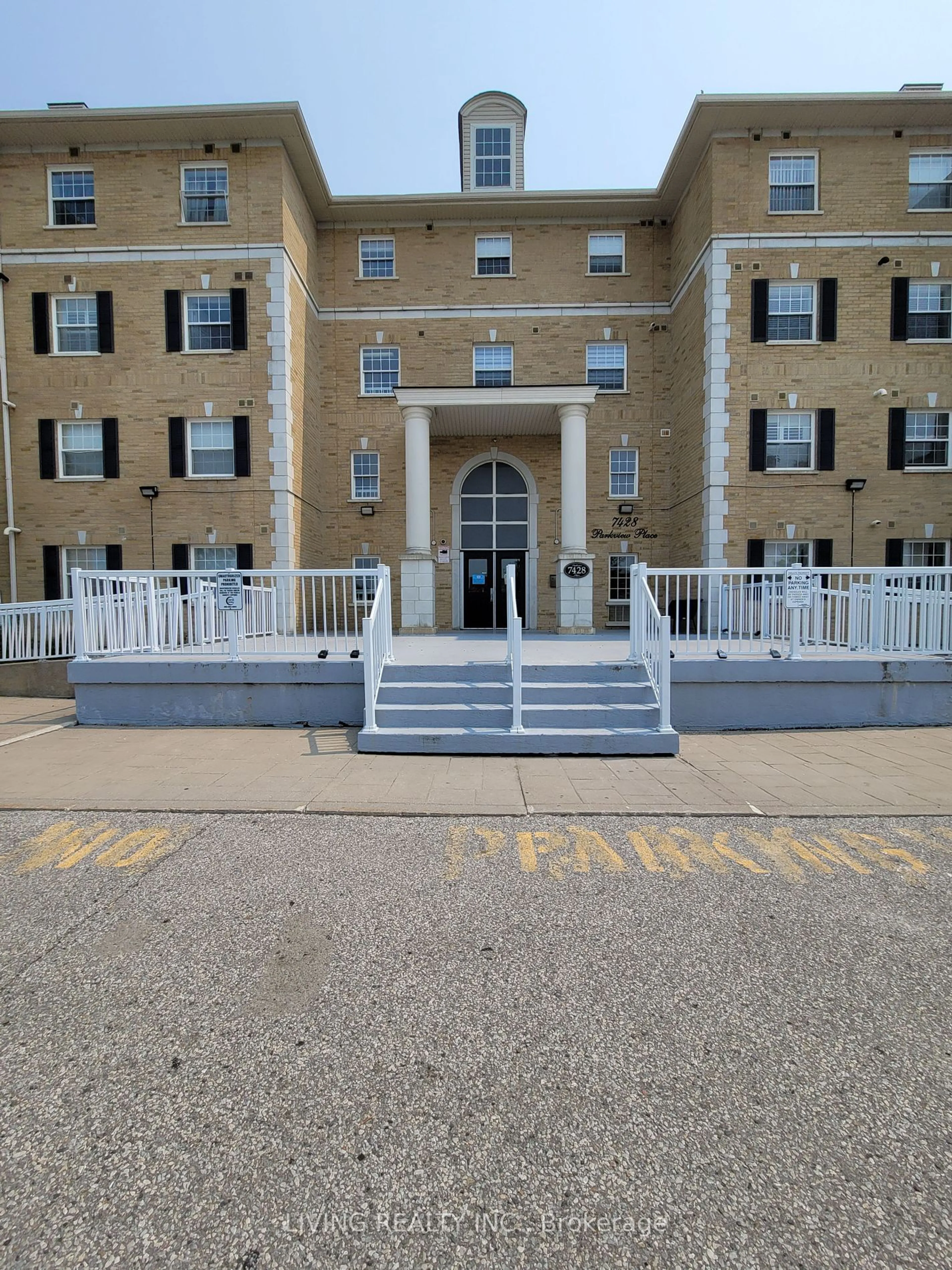 A pic from exterior of the house or condo for 7428 Markham Rd #220, Markham Ontario L3S 4V6