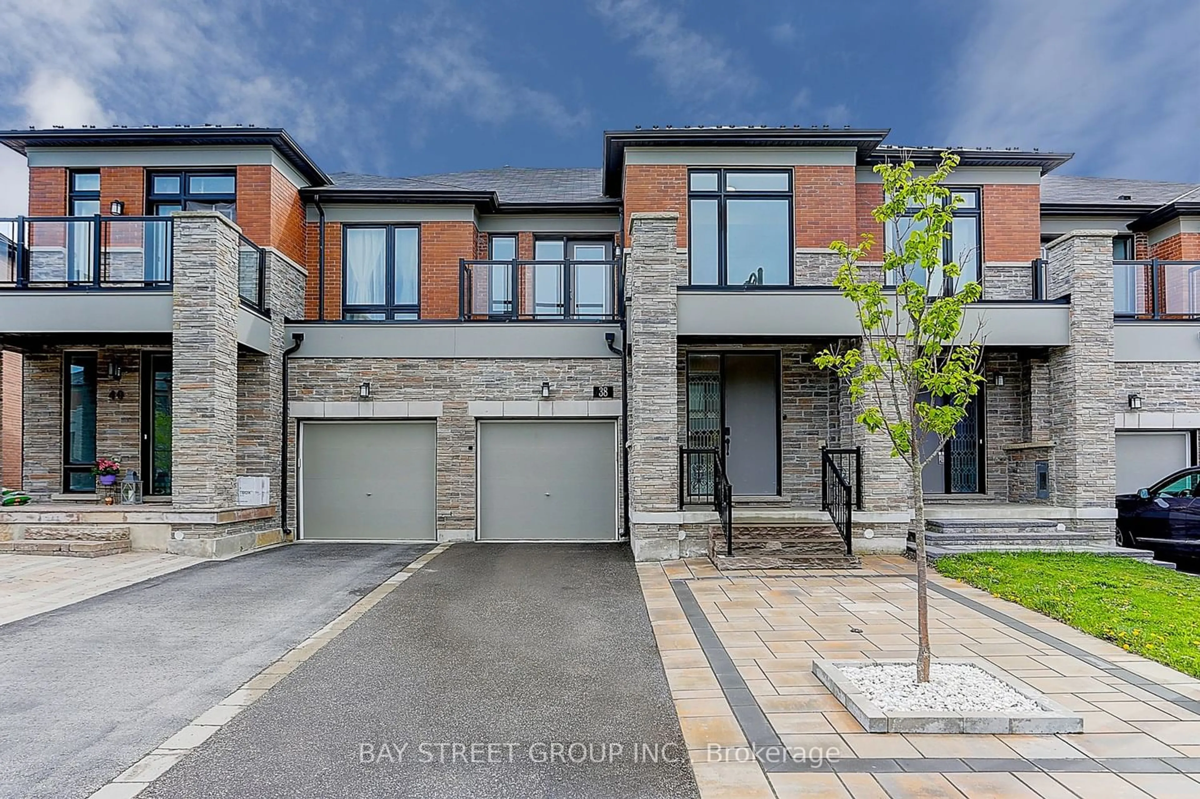 Home with brick exterior material for 38 Badgerow Way, Aurora Ontario L4G 0Z4