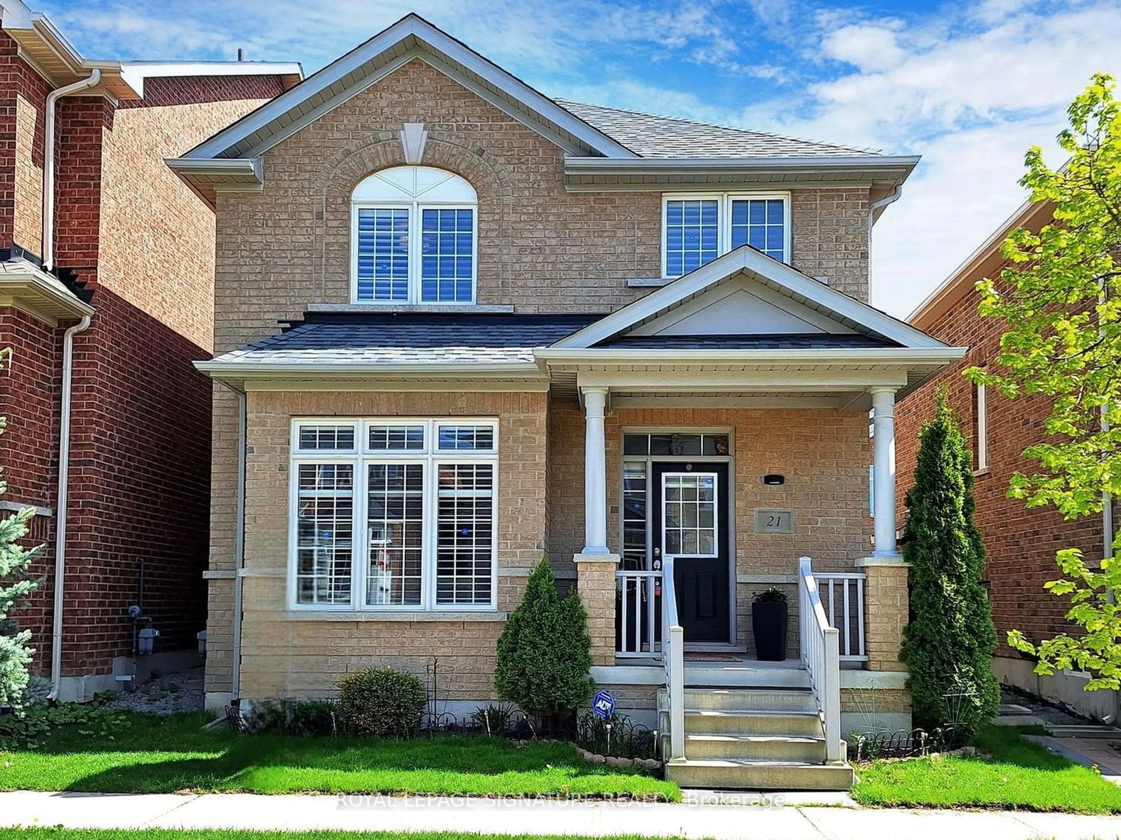 Home with brick exterior material for 21 Honey Glen Ave, Markham Ontario L6B 0V1