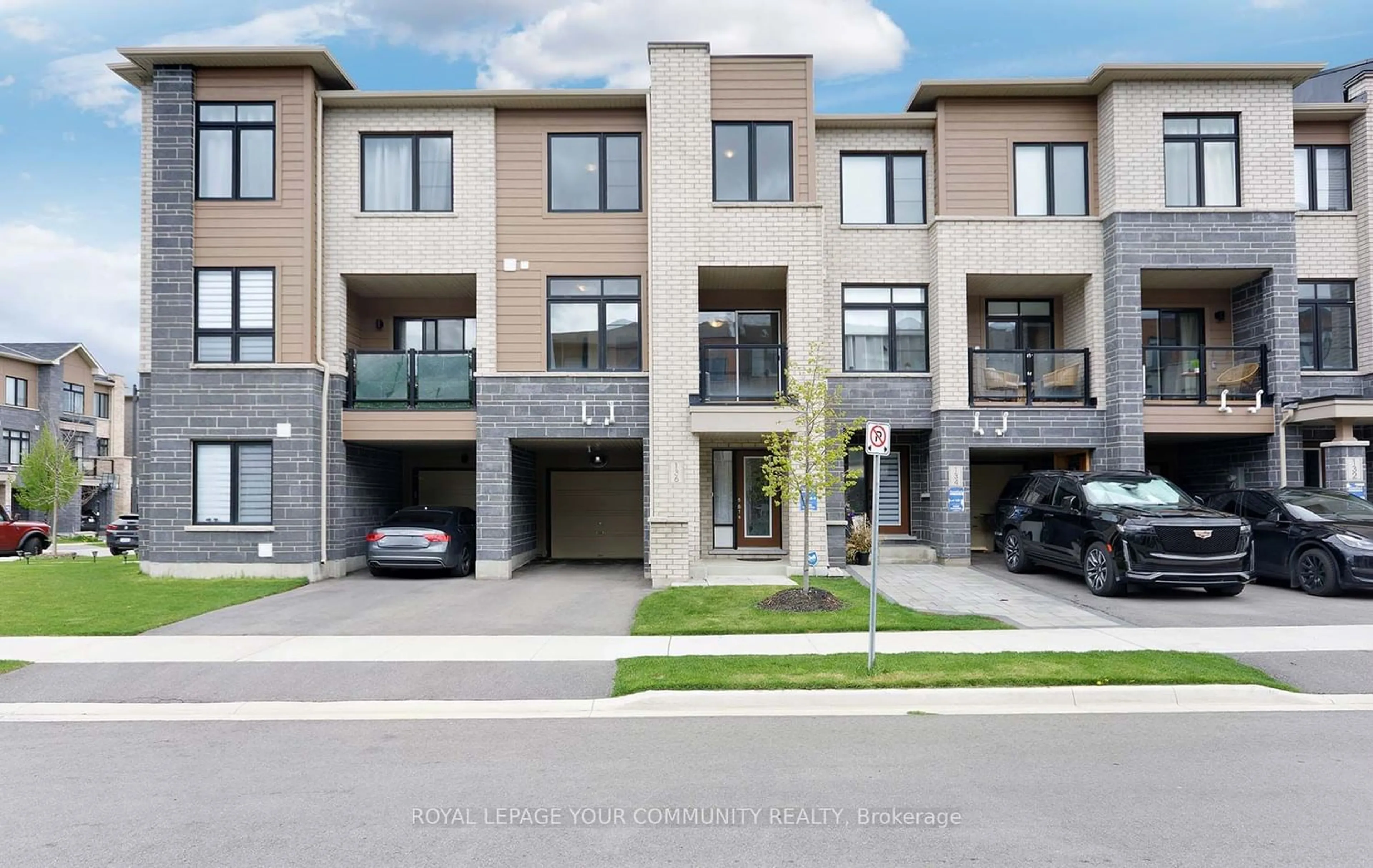 A pic from exterior of the house or condo for 136 Bravo Lane, Newmarket Ontario L3X 0L2