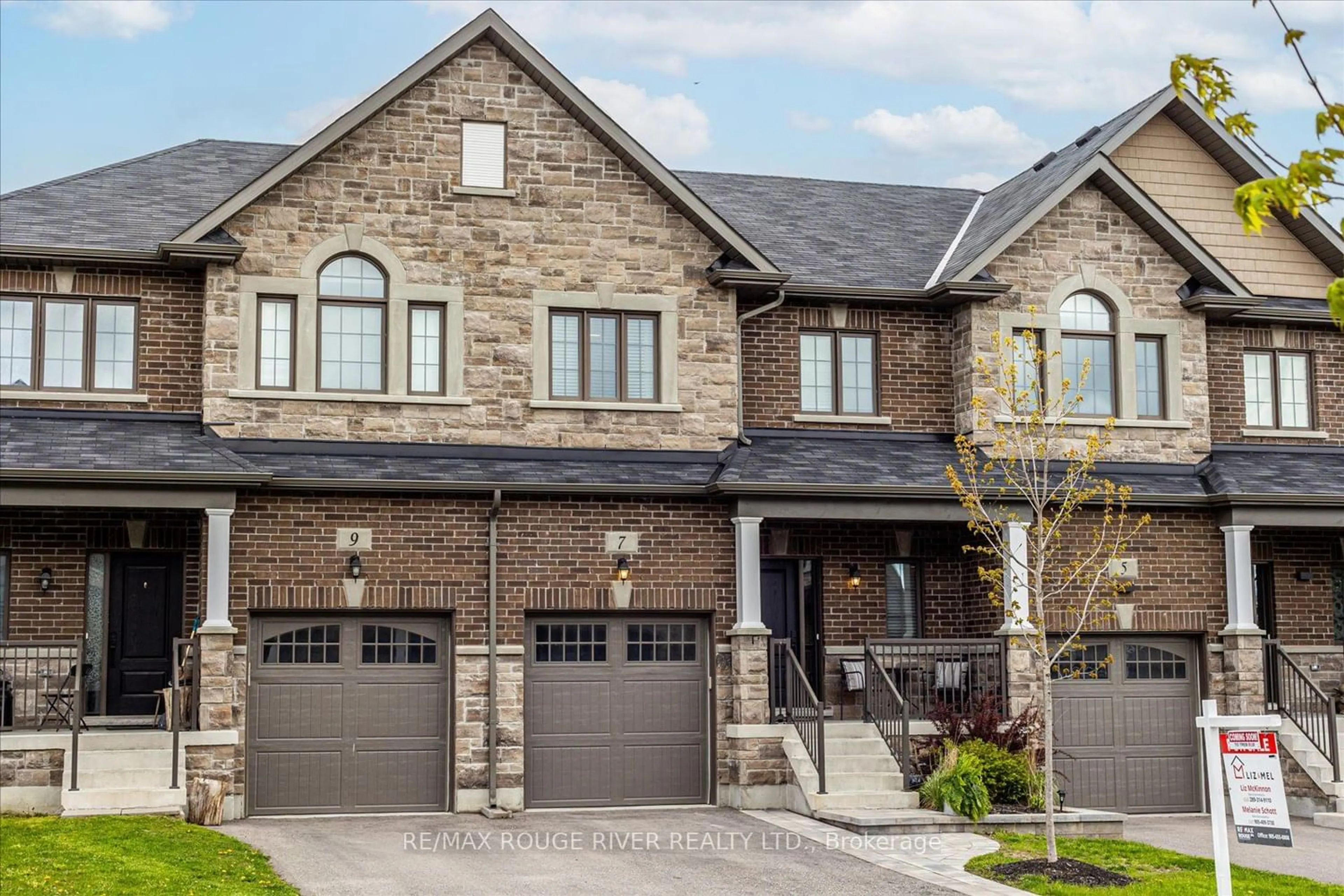 Home with brick exterior material for 7 Harry Thornton Lane, Uxbridge Ontario L9P 0E9