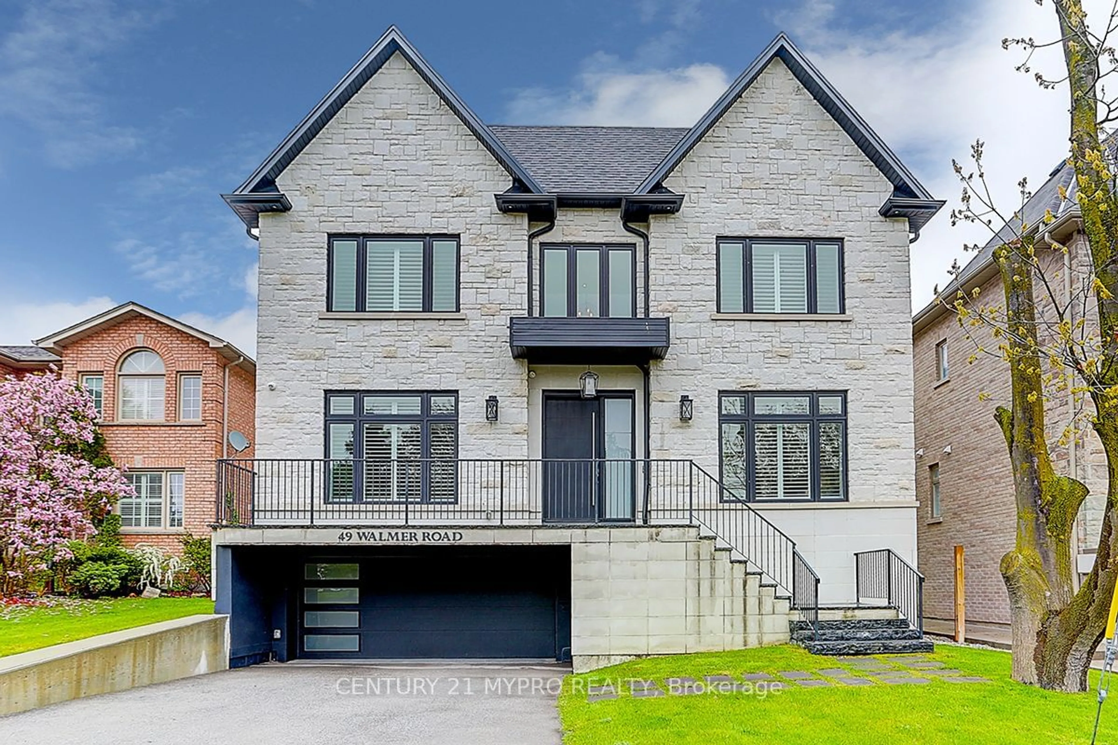 Home with brick exterior material for 49 Walmer Rd, Richmond Hill Ontario L4C 3W9
