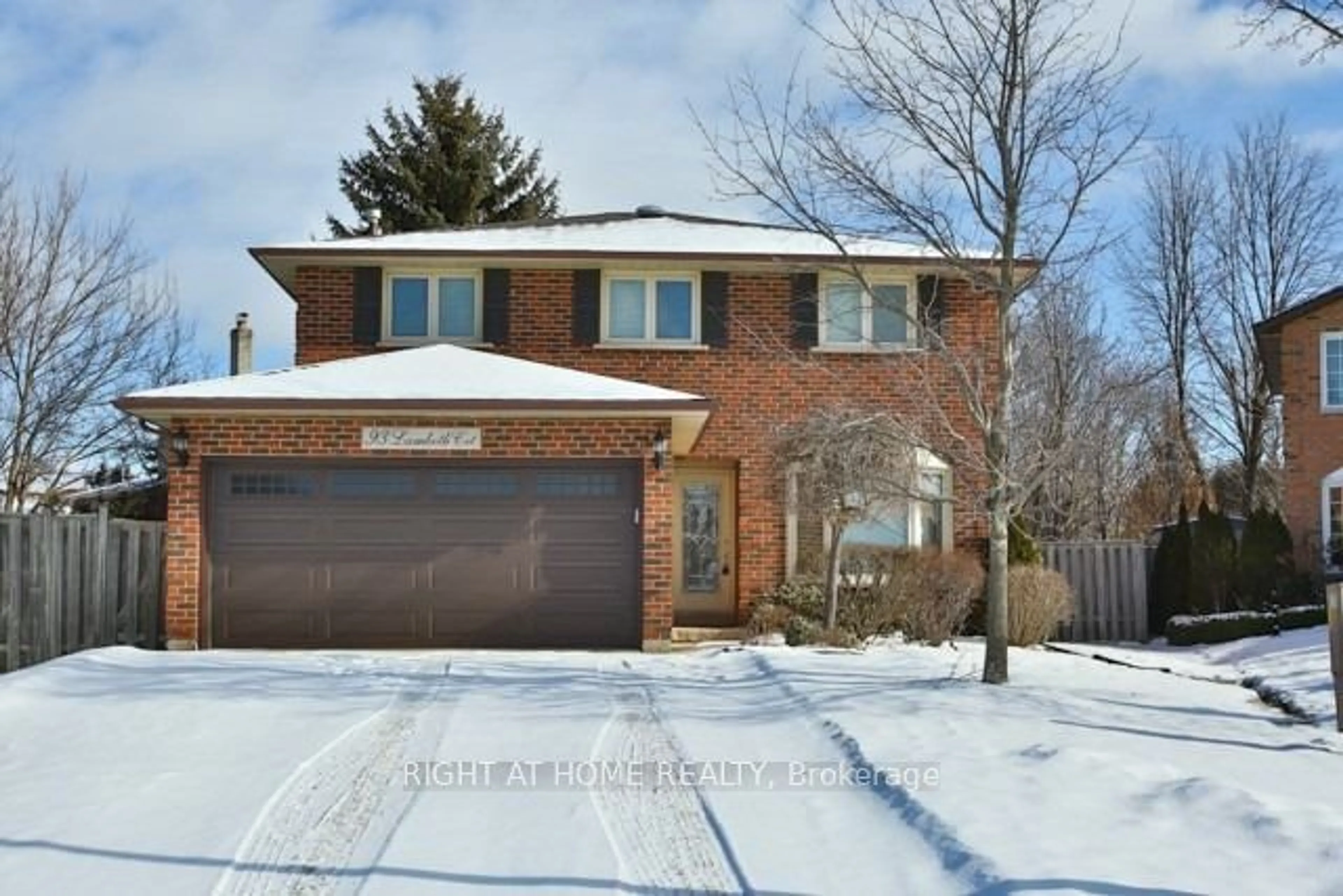 Home with brick exterior material for 93 Lambeth Crt, Newmarket Ontario L3Y 6S2
