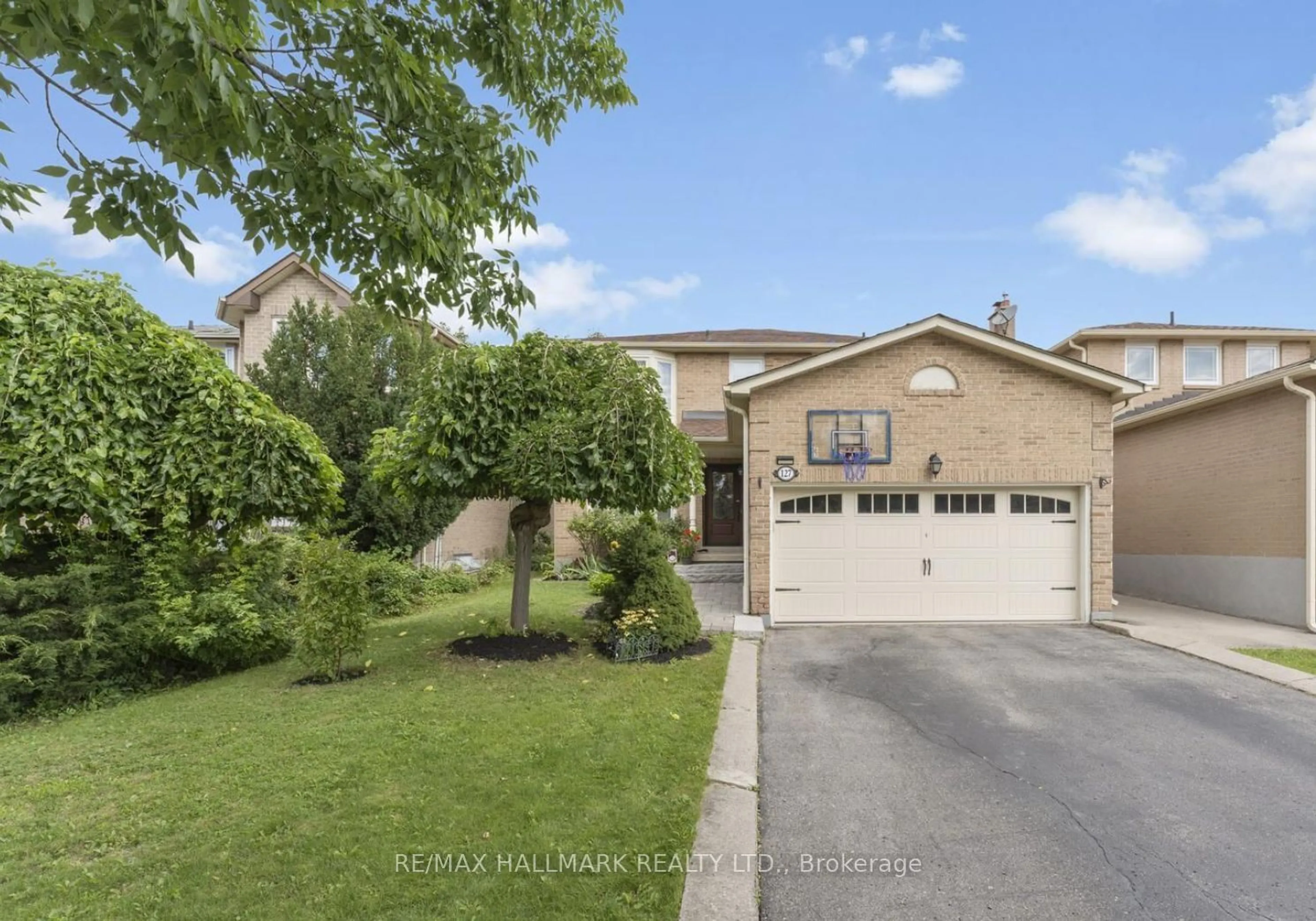Frontside or backside of a home for 127 O'connor Cres, Richmond Hill Ontario L4C 7R7