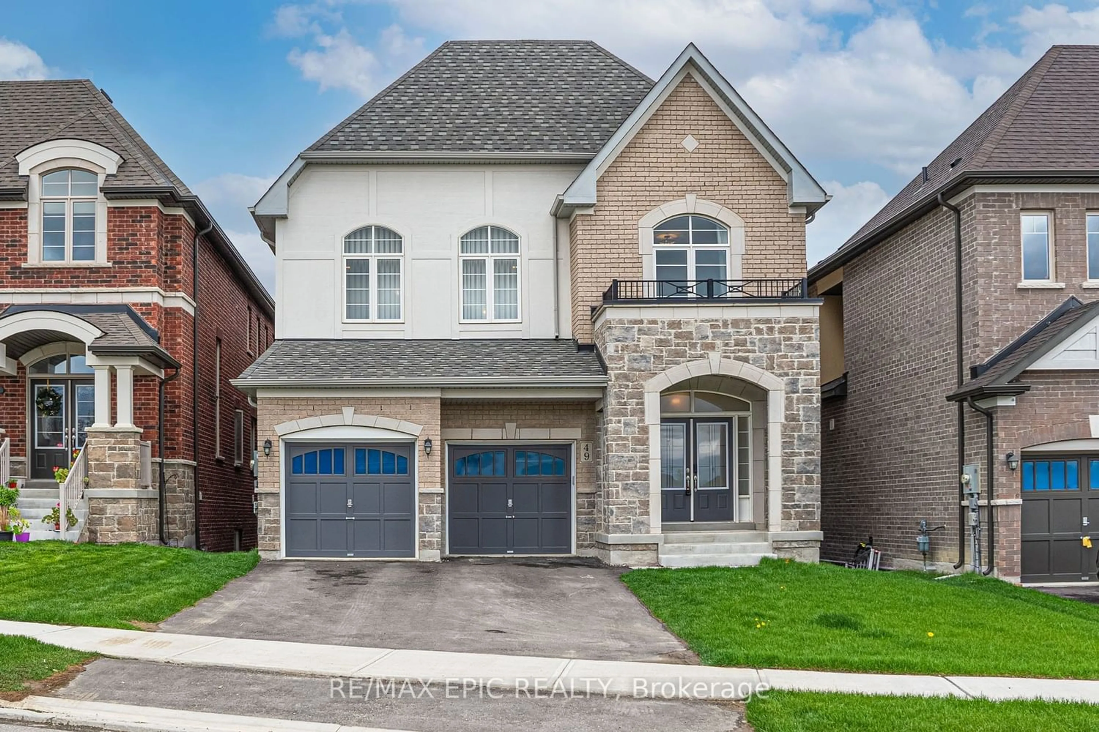 Home with brick exterior material for 49 Kenneth Ross Bend, East Gwillimbury Ontario L9N 0T8