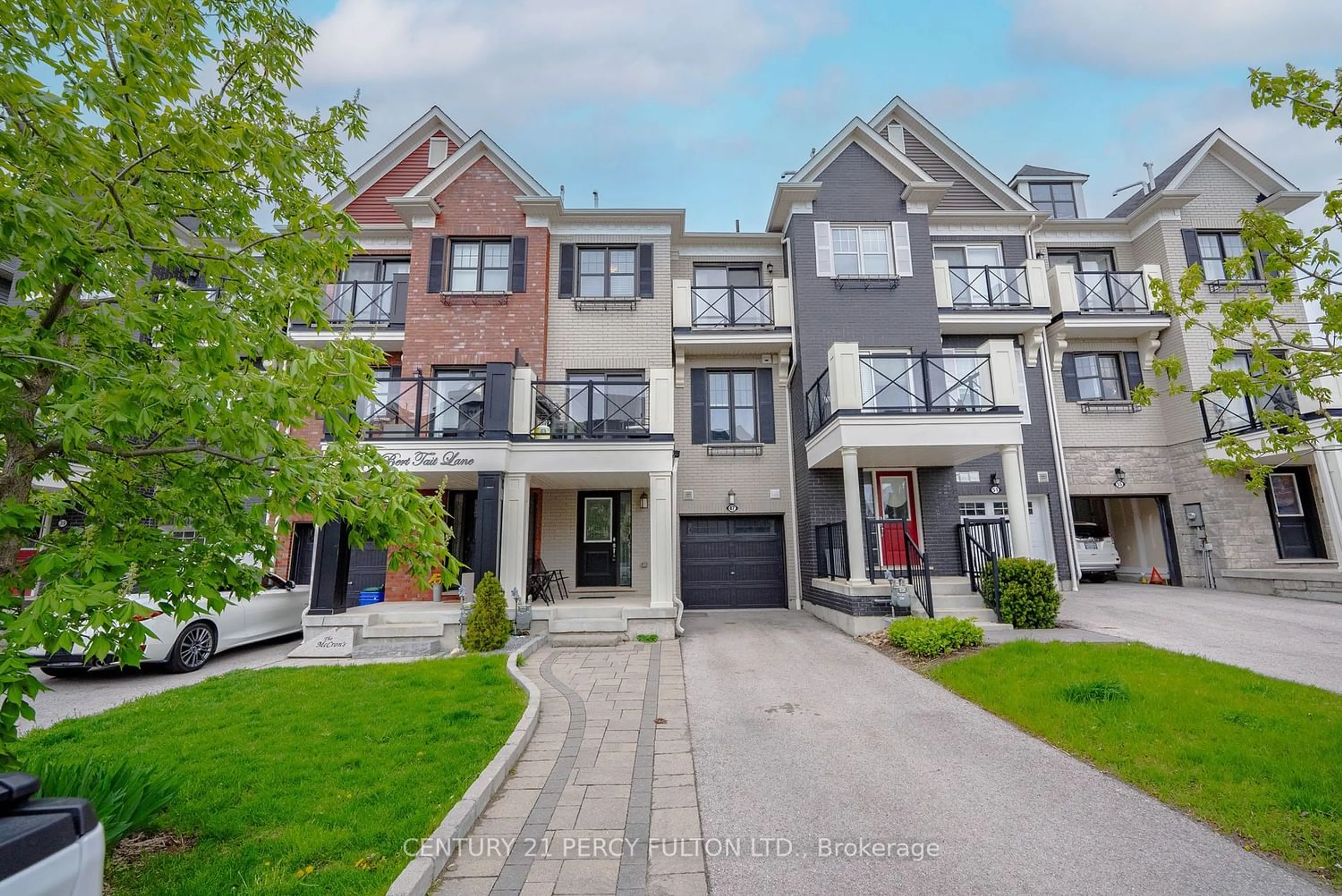 A pic from exterior of the house or condo for 47 Bert Tait Lane, Whitchurch-Stouffville Ontario L4A 1Y3