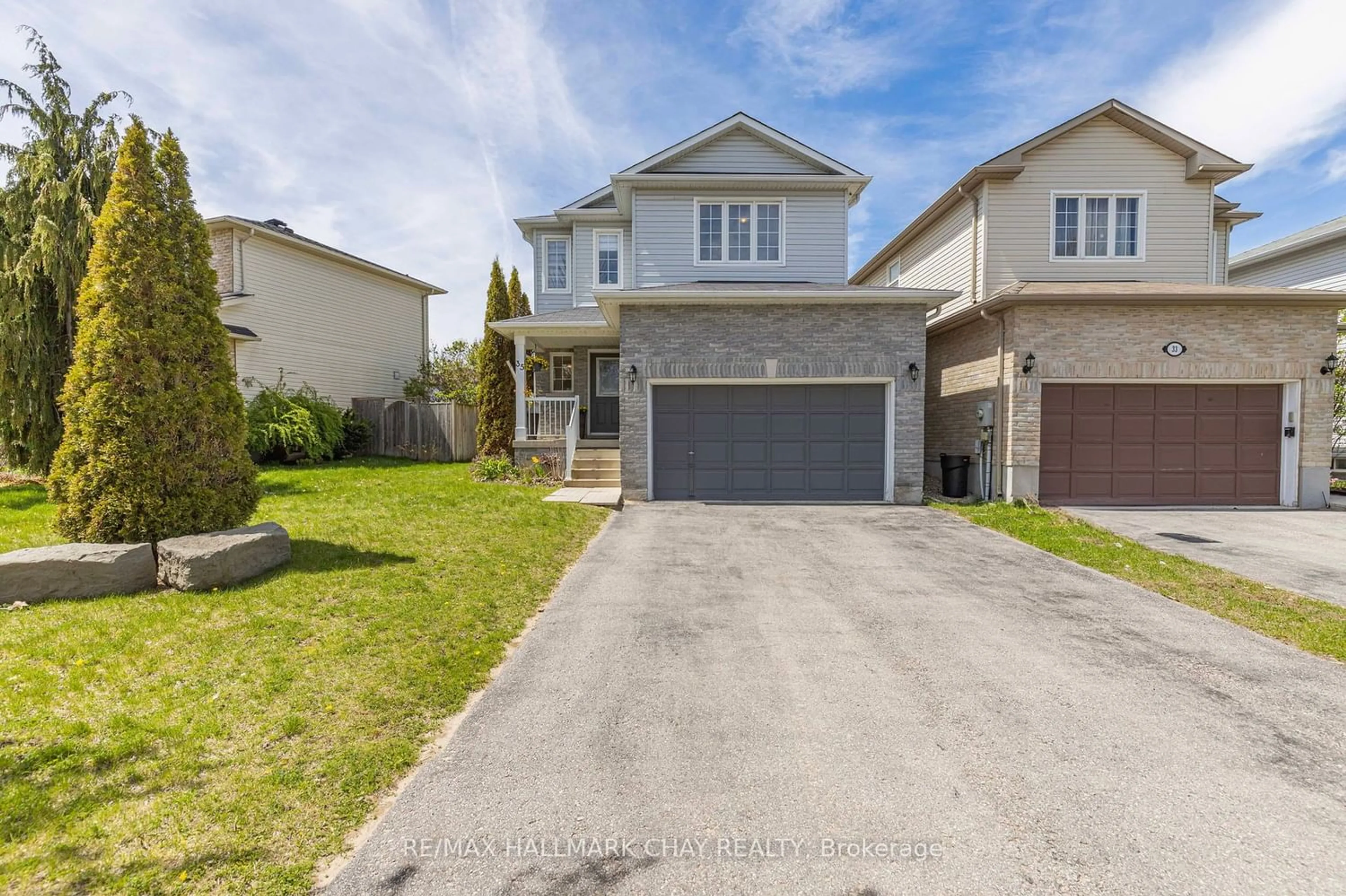 Frontside or backside of a home for 35 Lookout St, Essa Ontario L0M 1B4