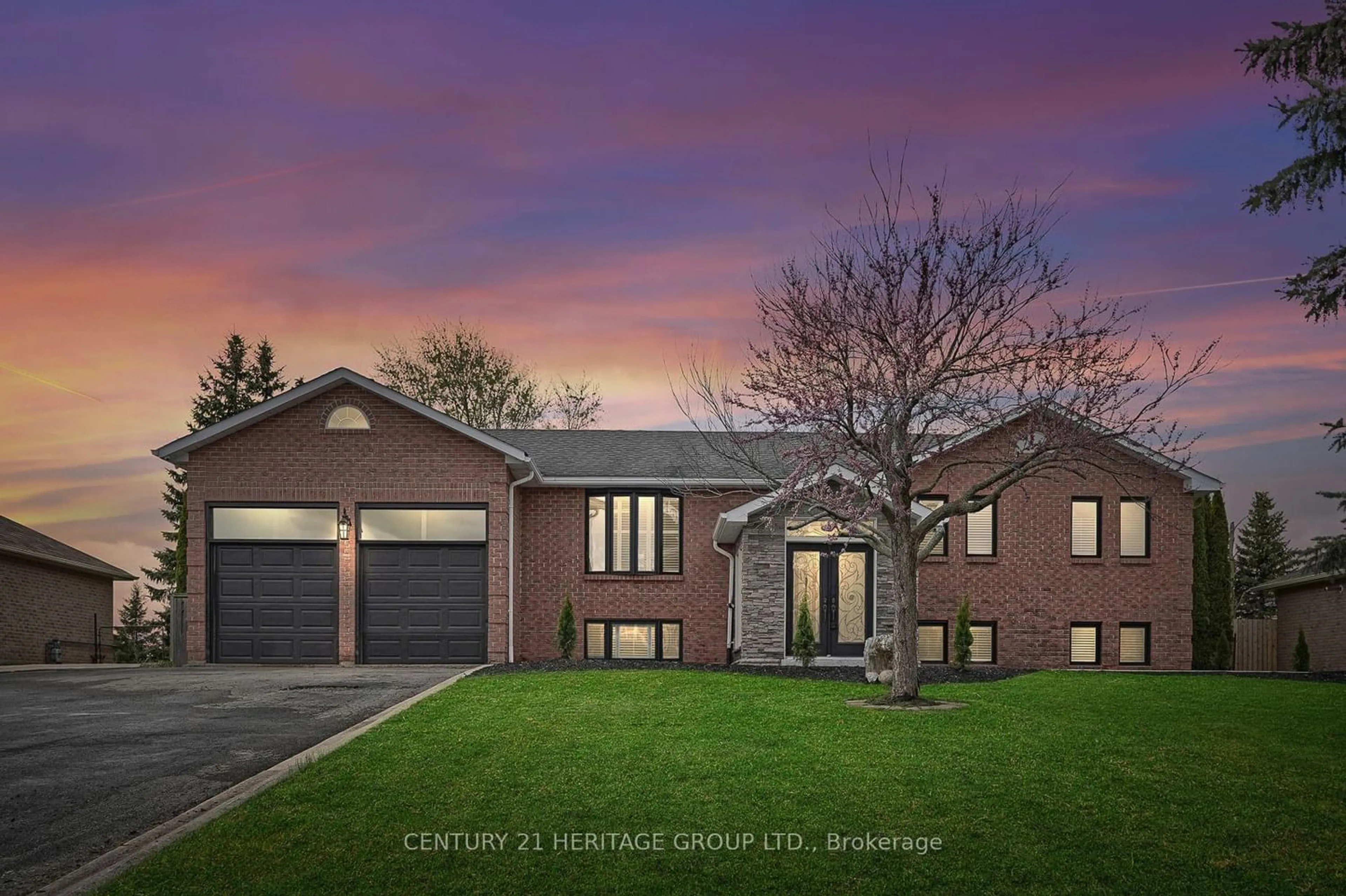 Home with brick exterior material for 5 Kathryn Crt, Bradford West Gwillimbury Ontario L3Z 3Z7