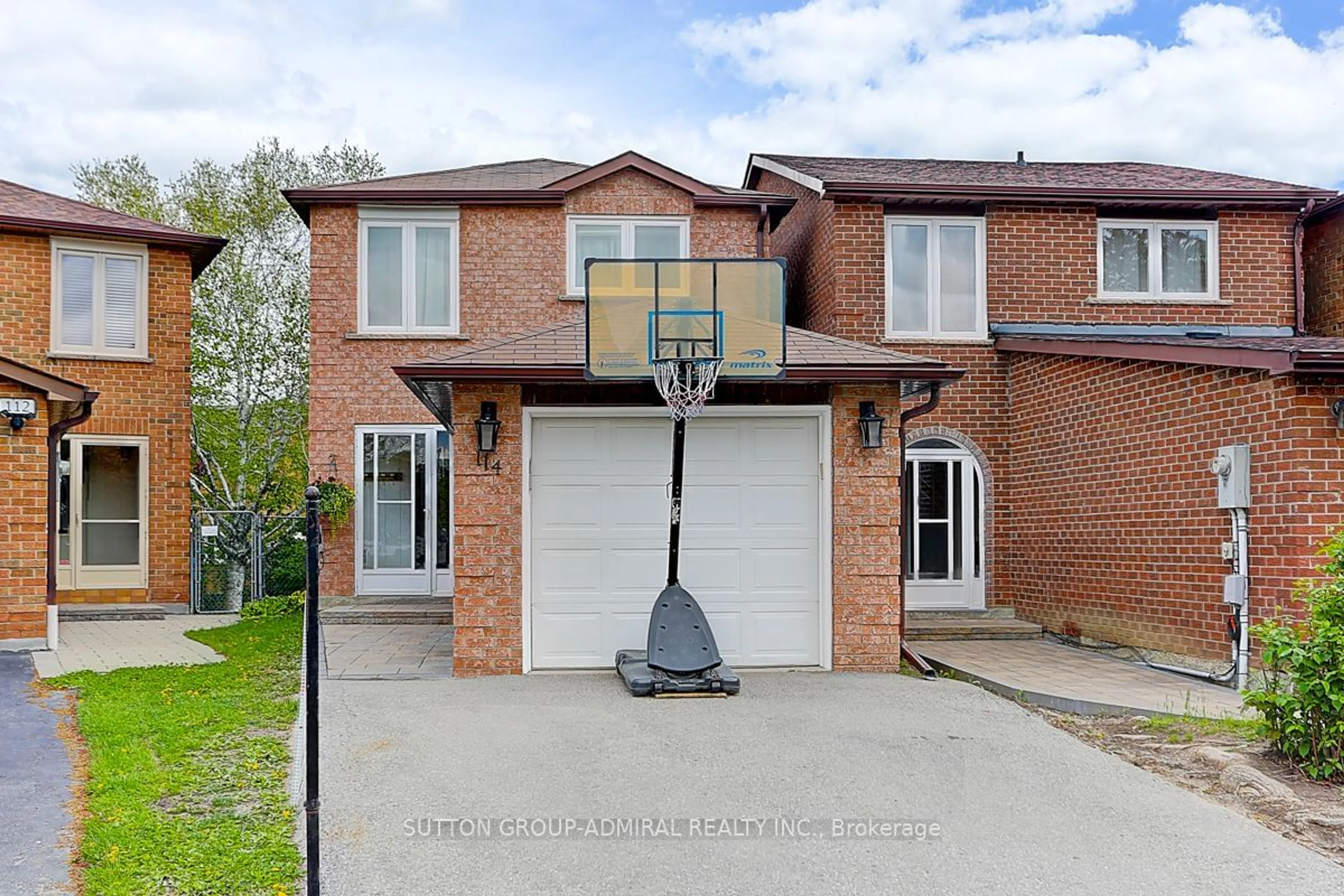 A pic from exterior of the house or condo for 114 Rejane Cres, Vaughan Ontario L4J 5A3