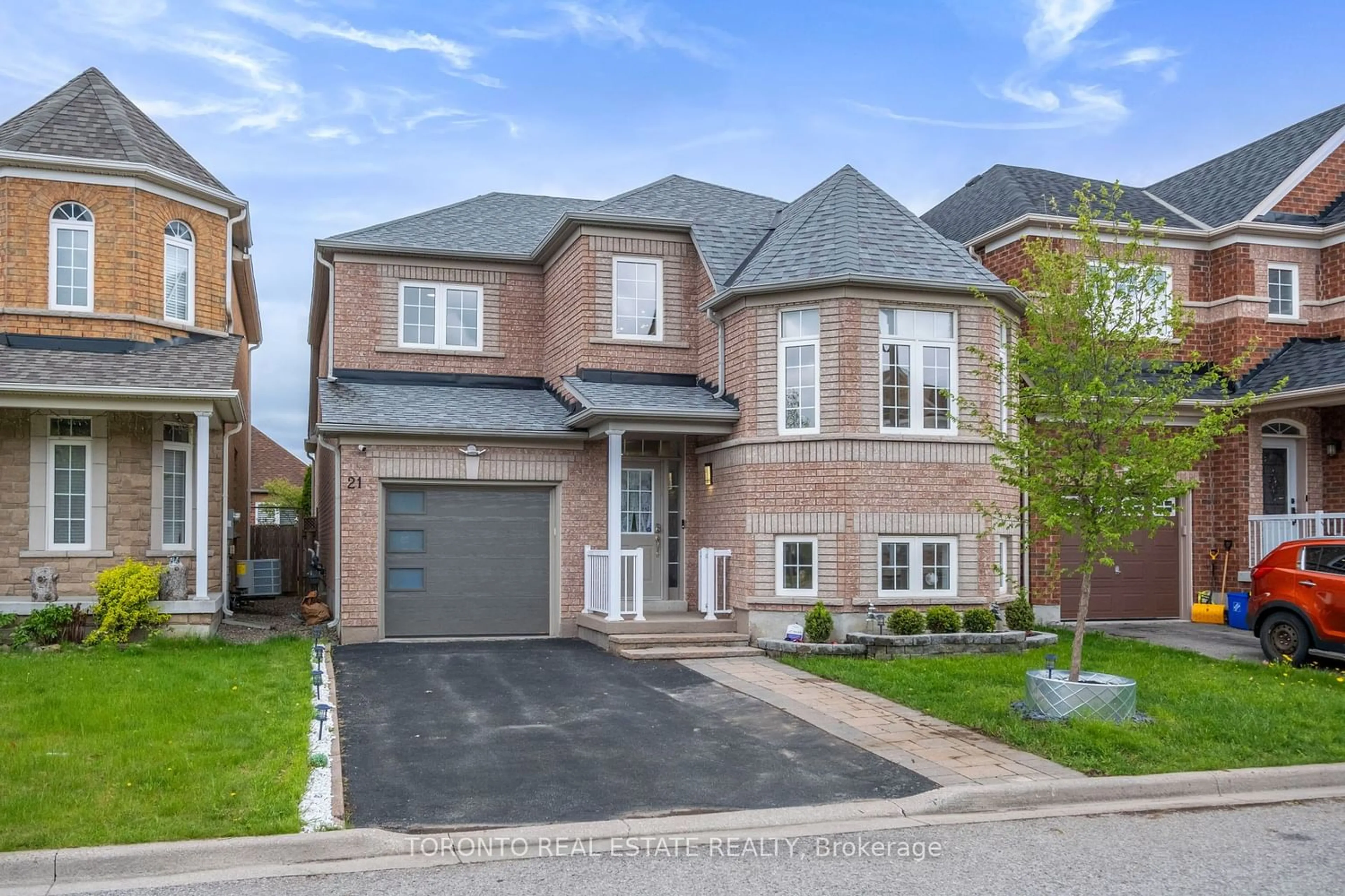 Home with brick exterior material for 21 Greengage St, Markham Ontario L6E 1X8